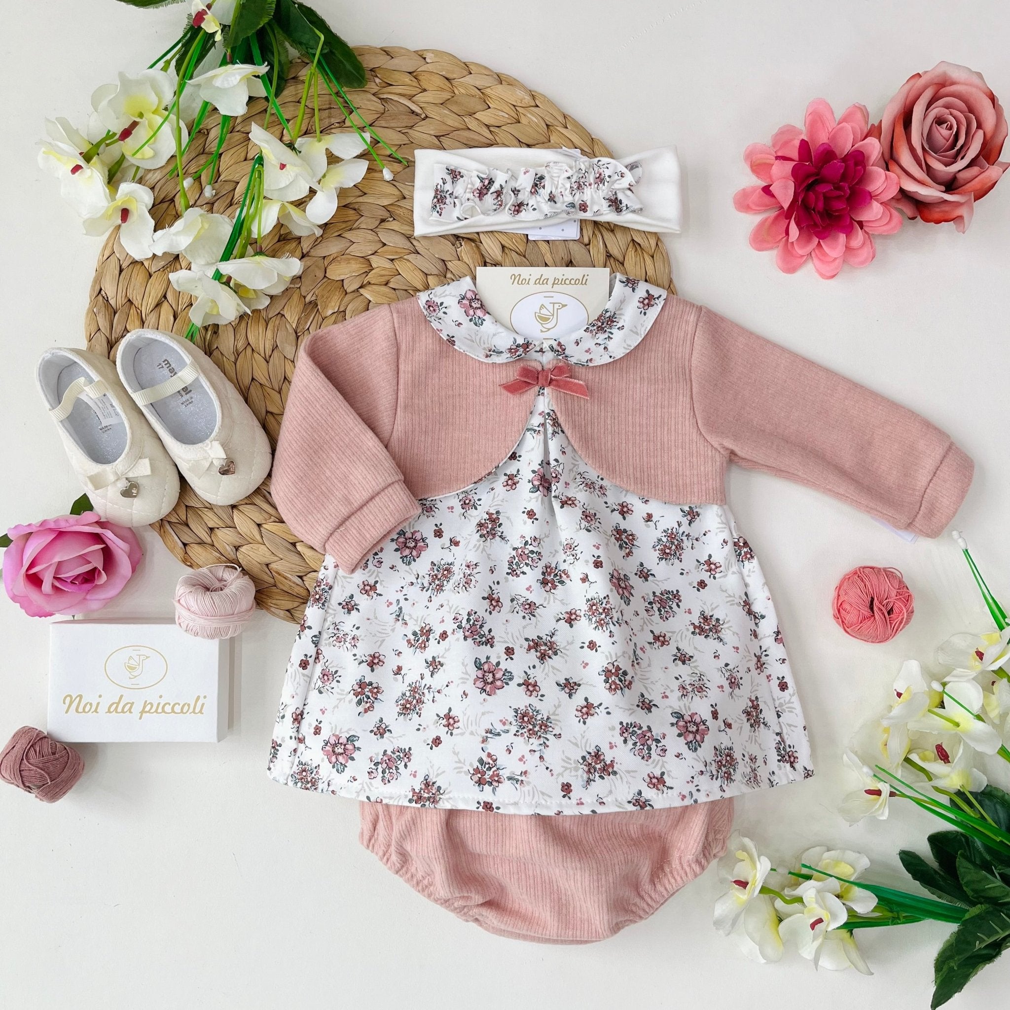 MINIABITO CON CULOTTE IN CALDO COTONE PANNA E ROSA FIORI - Noi da piccoli