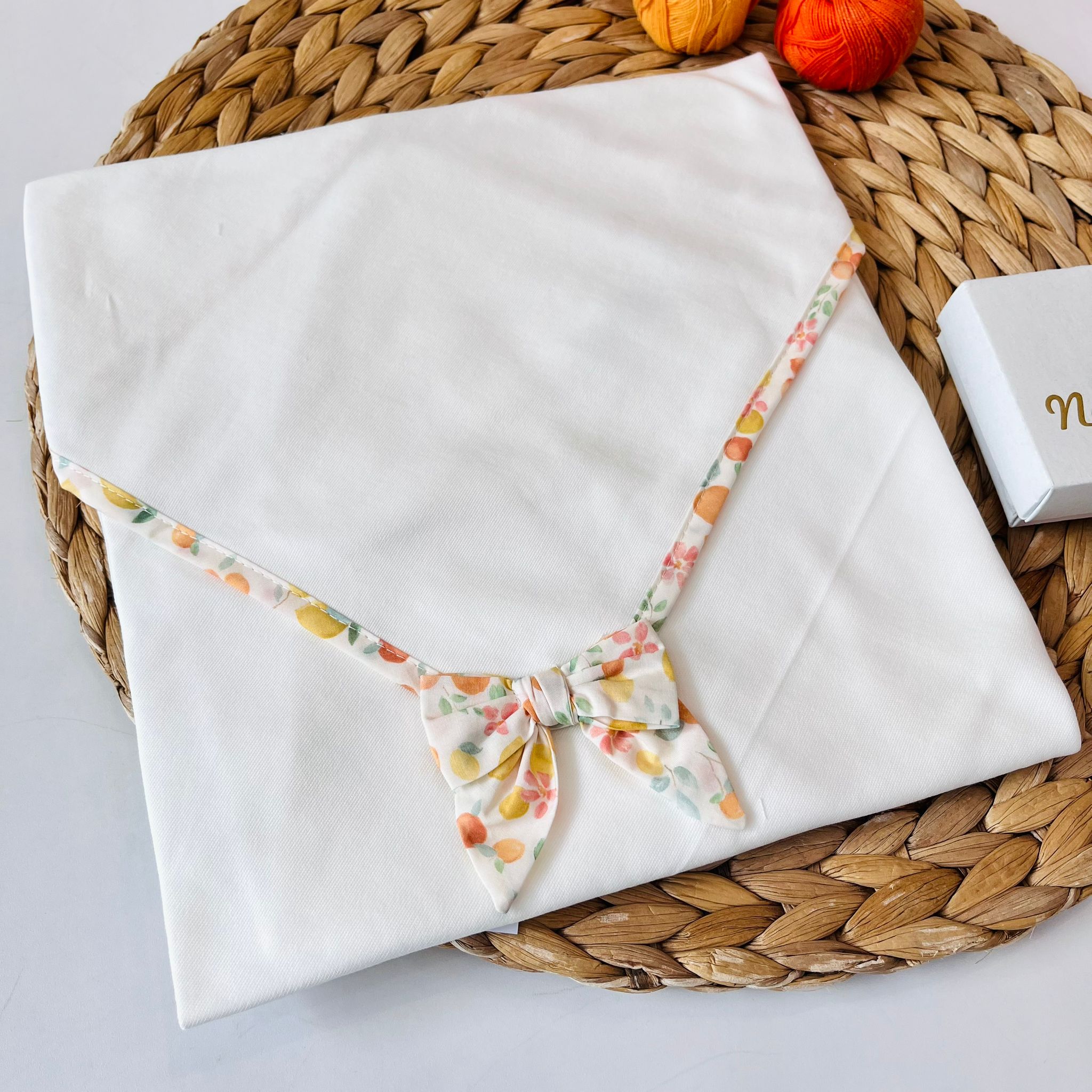 MUSSOLA 100 % COTONE BIANCO FIORI ARANCIO - Noi da piccoli