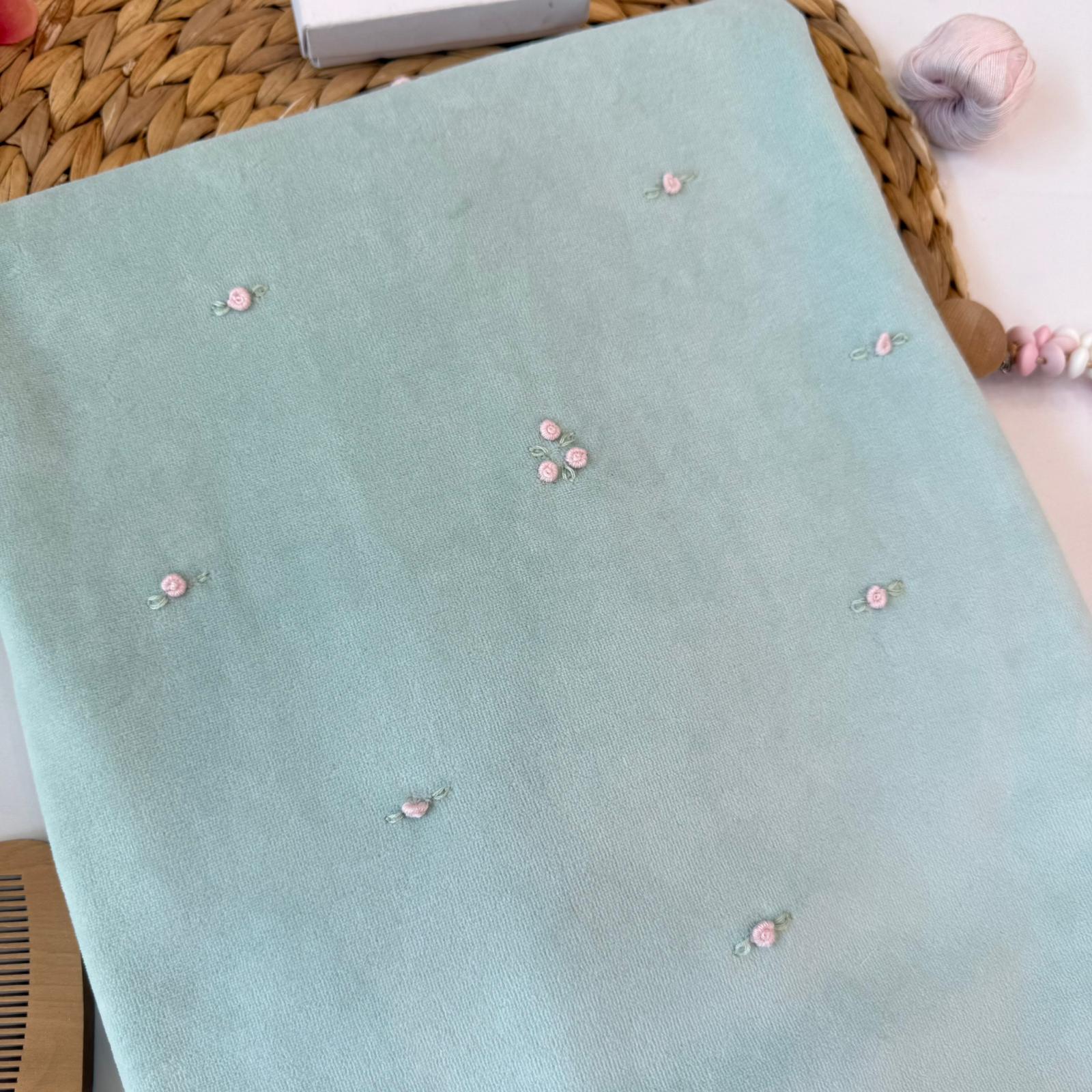 COPERTA IN CINIGLIA VERDE ACQUA CON PICCOLI FIORELLINI ROSA