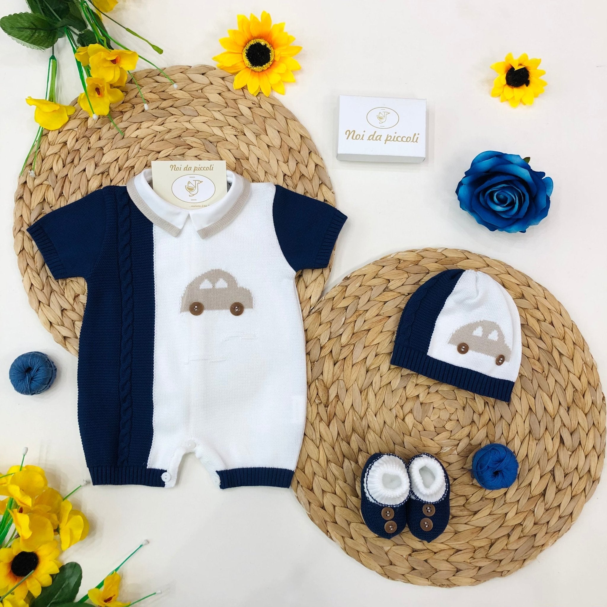 PAGLIACCETTO CON SET PARURE BIANCO BLU BEIGE FILO DI COTONE - Noi da piccoli