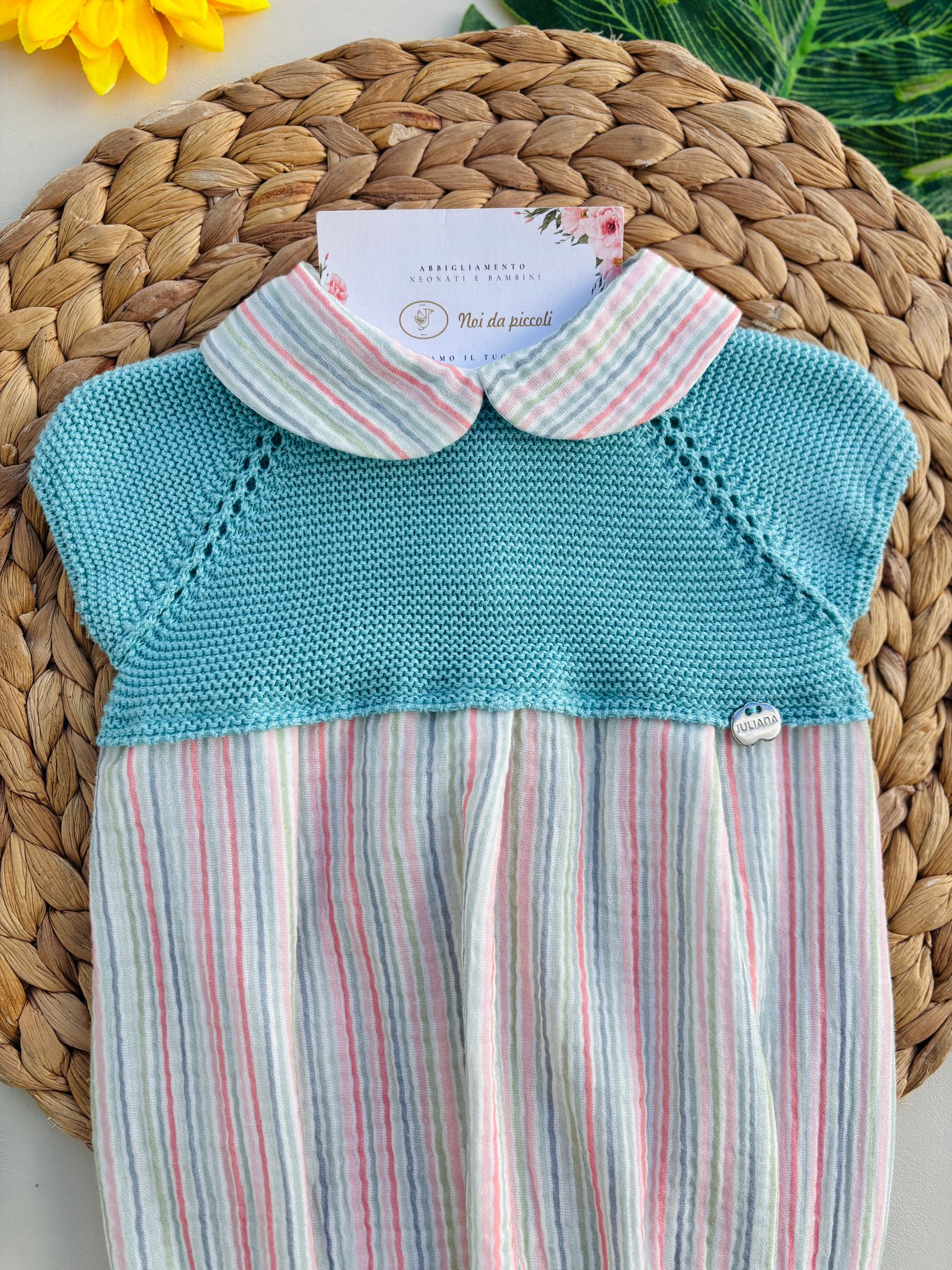 PAGLIACCETTO IN COTONE CON COLLETTO E PARTE INFERIORE A RIGHE COLORATE VERDE - Noi da piccoli