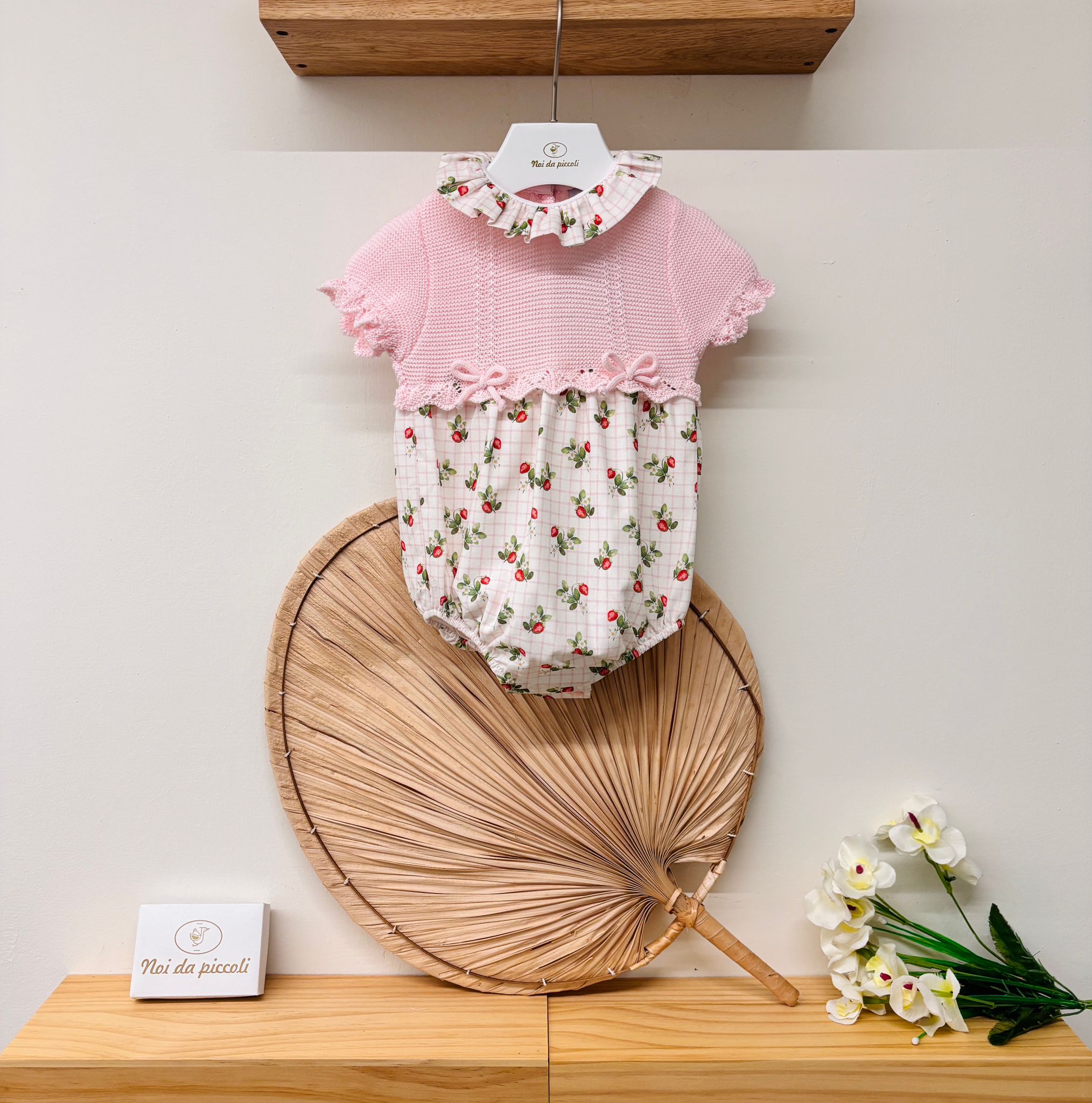 PAGLIACCETTO IN COTONE CON FRAGOLINE ROSA - Noi da piccoli