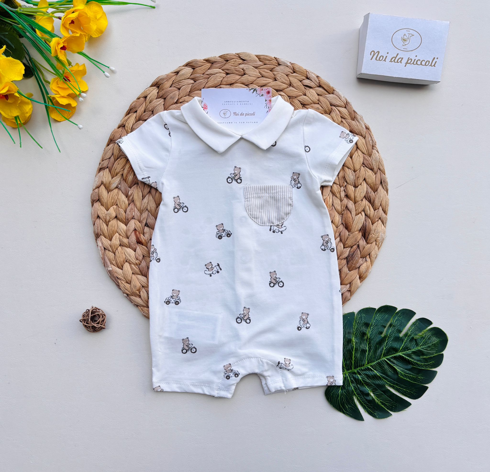 PAGLIACCETTO IN COTONE CON MACCHININE CON ORSETTI CRUDO - Noi da piccoli