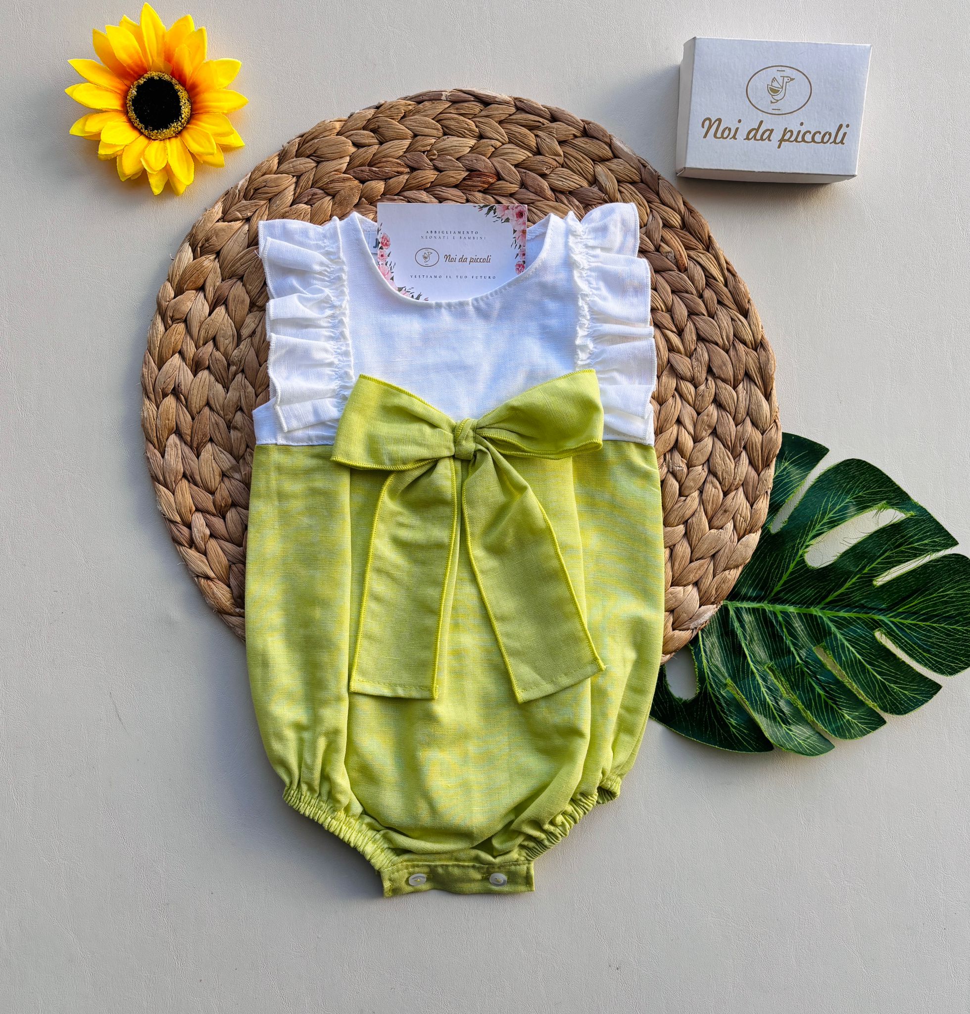 PAGLIACCETTO IN COTONE E LINO CON FIOCCHETTO CENTRALE BIANCO E LIMA - Noi da piccoli