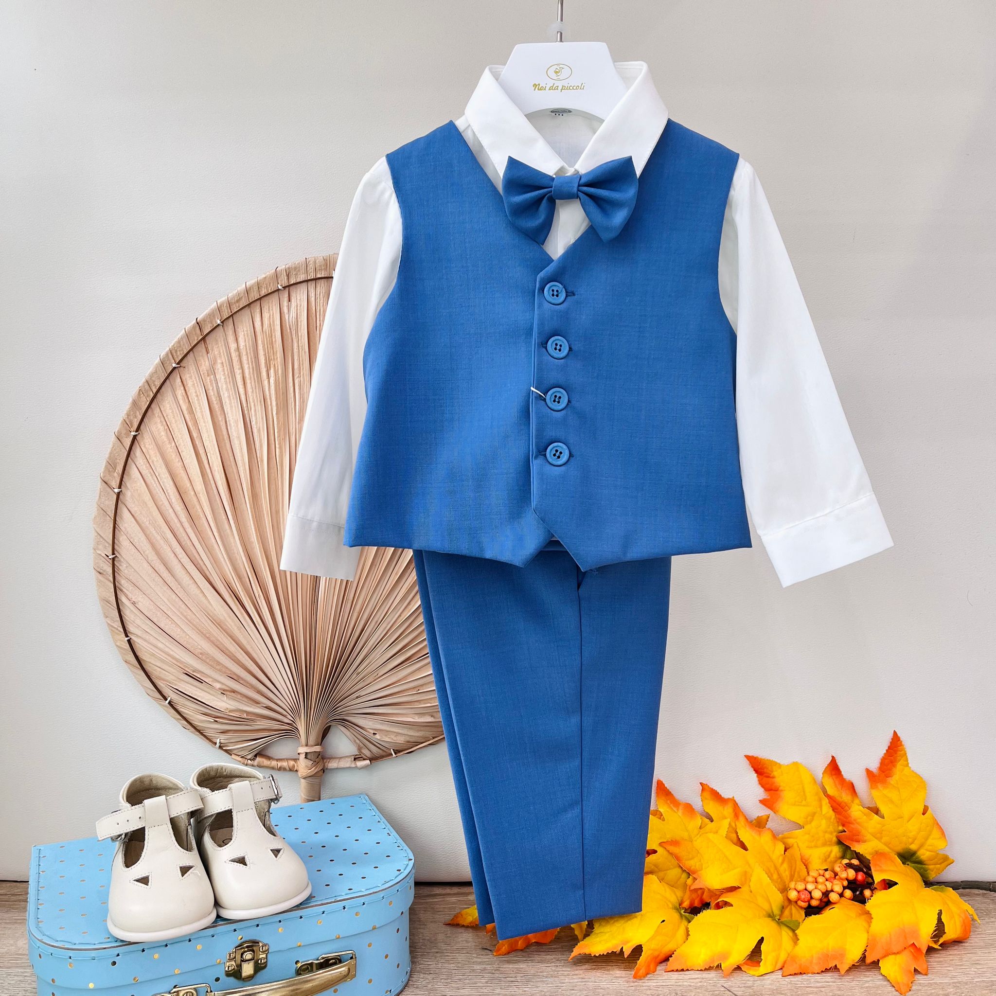 PANTALONE CON GILET E PAPILLLON ABBINATO E CAMICIA AVION - Noi da piccoli