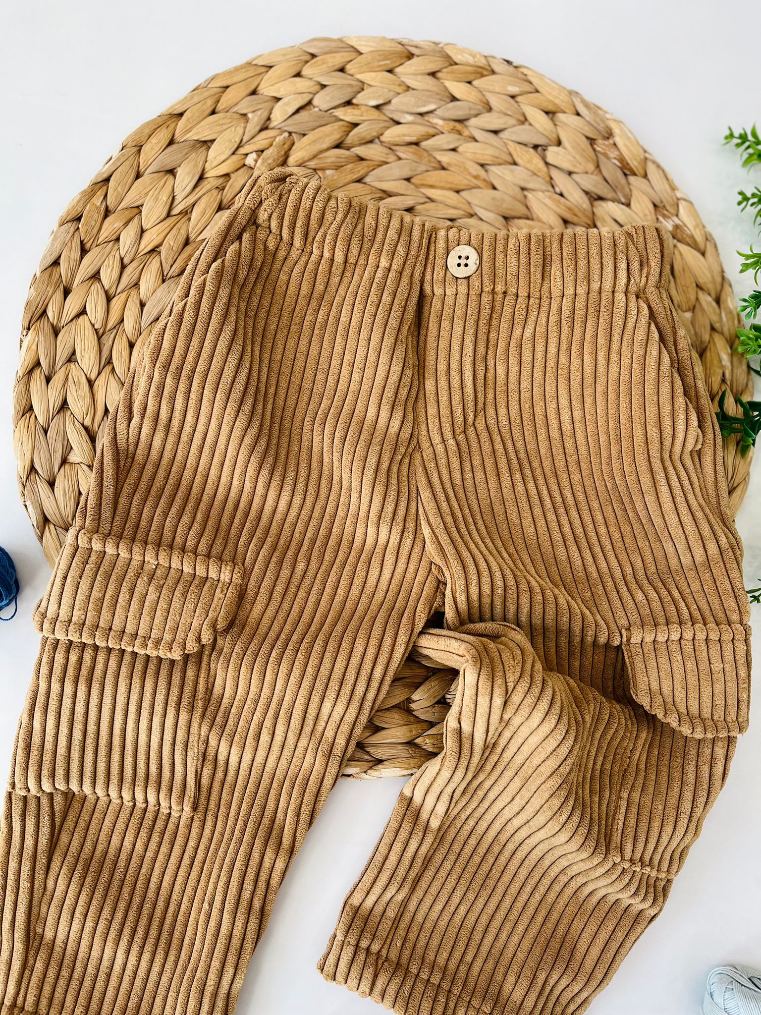 PANTALONE IN VELLUTINO A COSTINE MODELLO CARGO SABBIA - Noi da piccoli