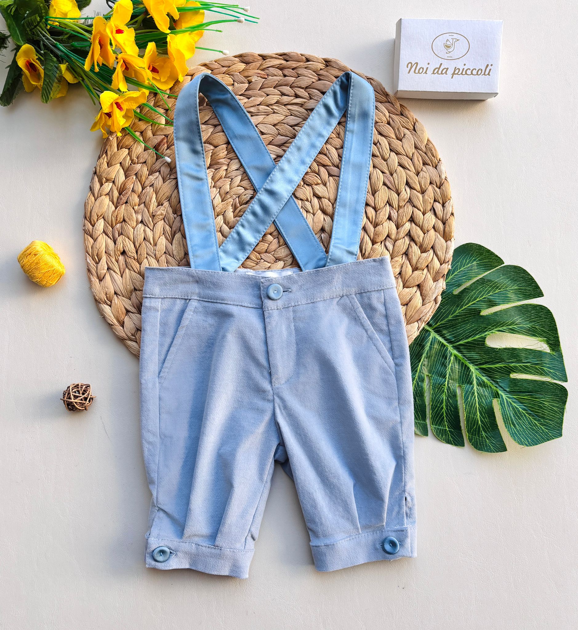 PANTALONE IN VELLUTINO CON BRETELLE CIELO - Noi da piccoli