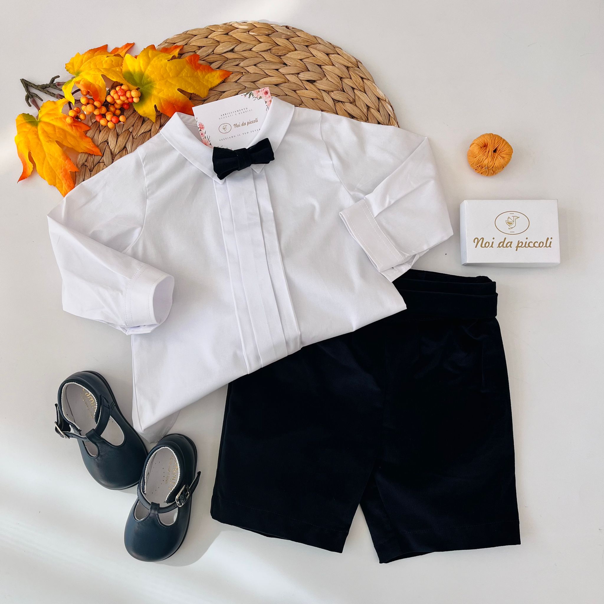 PANTALONE IN VELLUTO CON CAMICINA E PAPILLON BIANCO BLU - Noi da piccoli