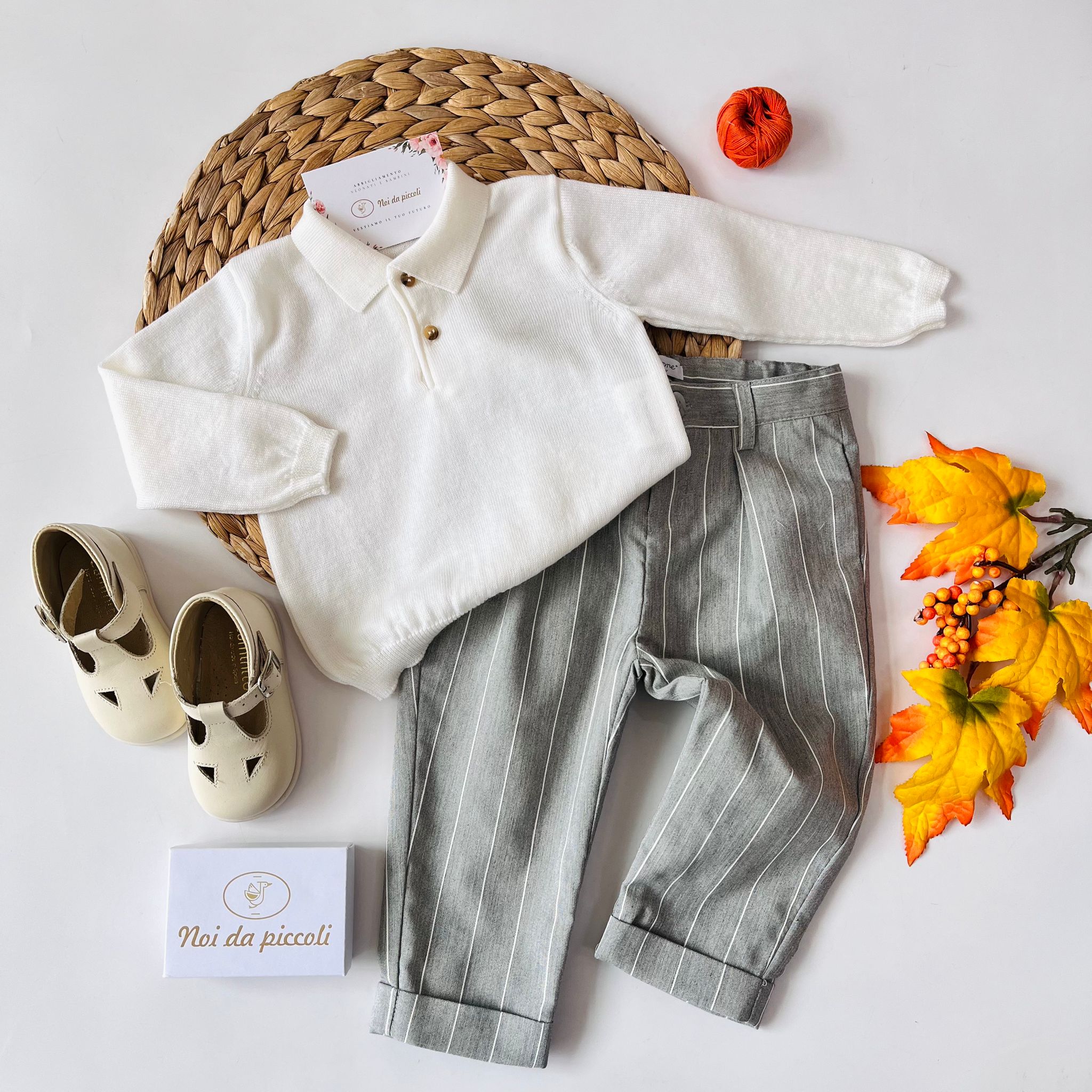POLO IN LANA VERGINE CON PANTALONE GESSATO PANNA E GRIGIO - Noi da piccoli