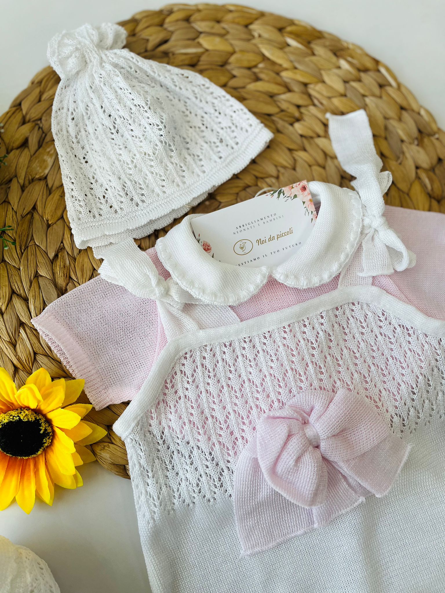 SALOPETTE BIANCA CON SET PARURE ROSA BABY E BIANCO - Noi da piccoli