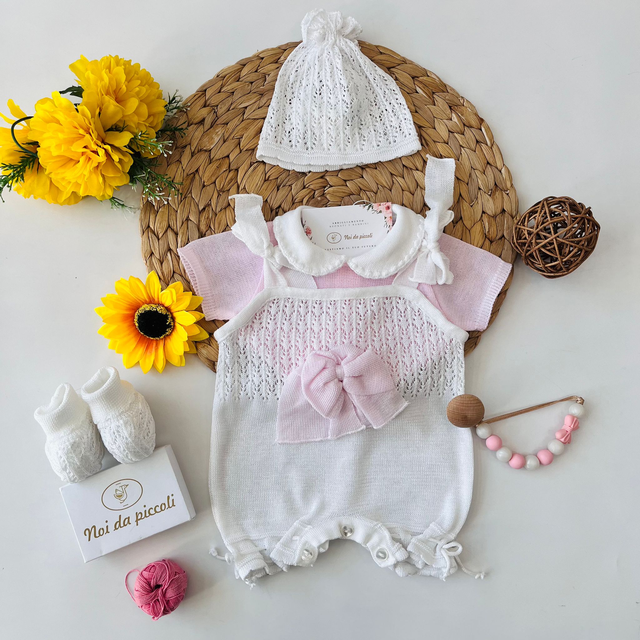 SALOPETTE BIANCA CON SET PARURE ROSA BABY E BIANCO - Noi da piccoli