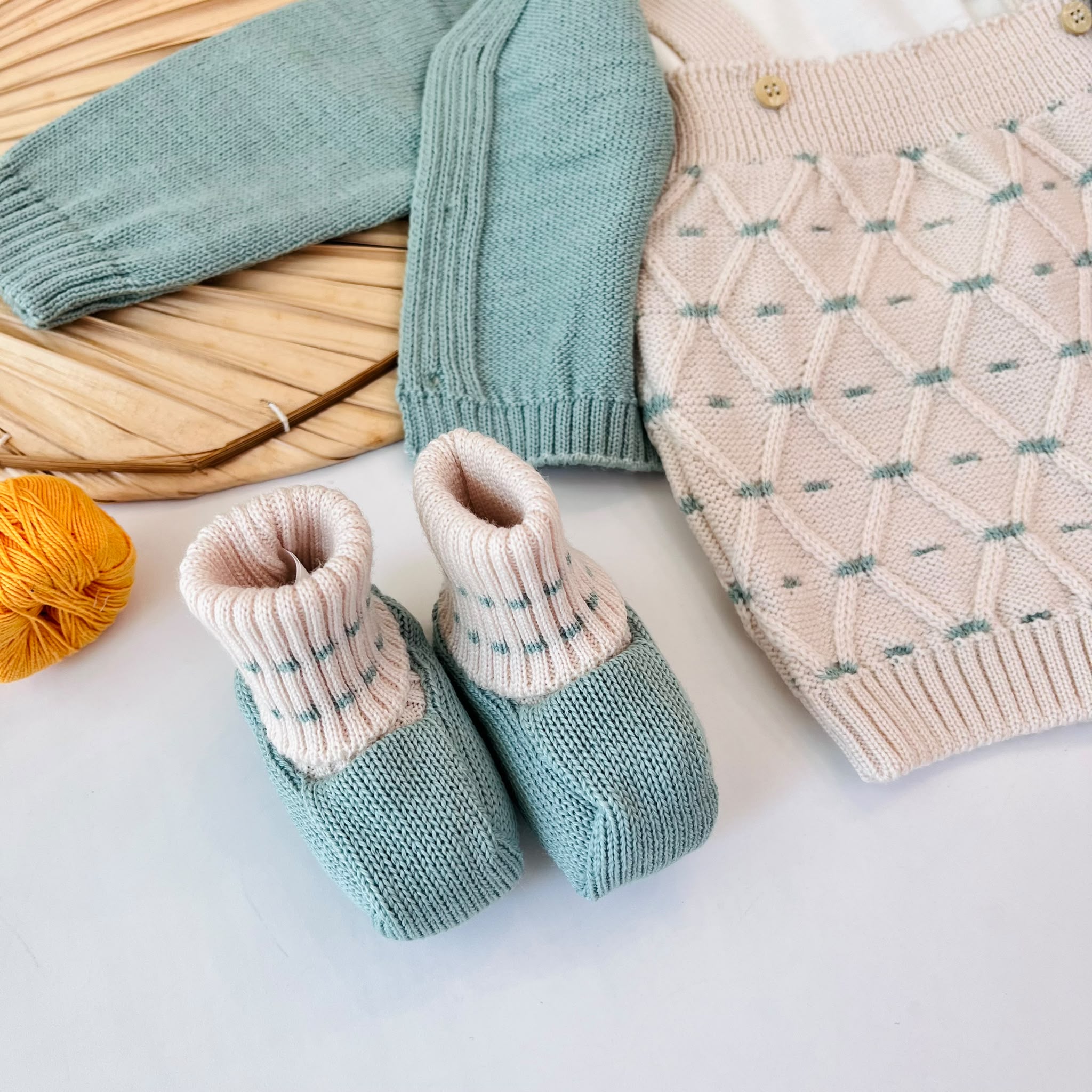 SALOPETTE CON BABBUCCE 100% LANA BEIGE VERDE - Noi da piccoli