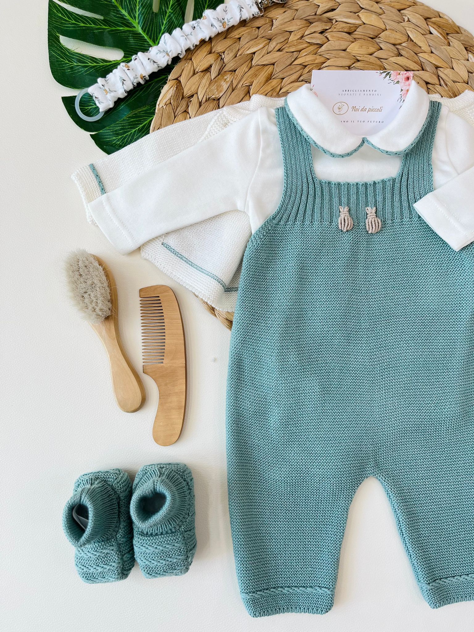 SALOPETTE CON BABBUCCE 100% LANA VANIGLIA VERDE SALVIA - Noi da piccoli