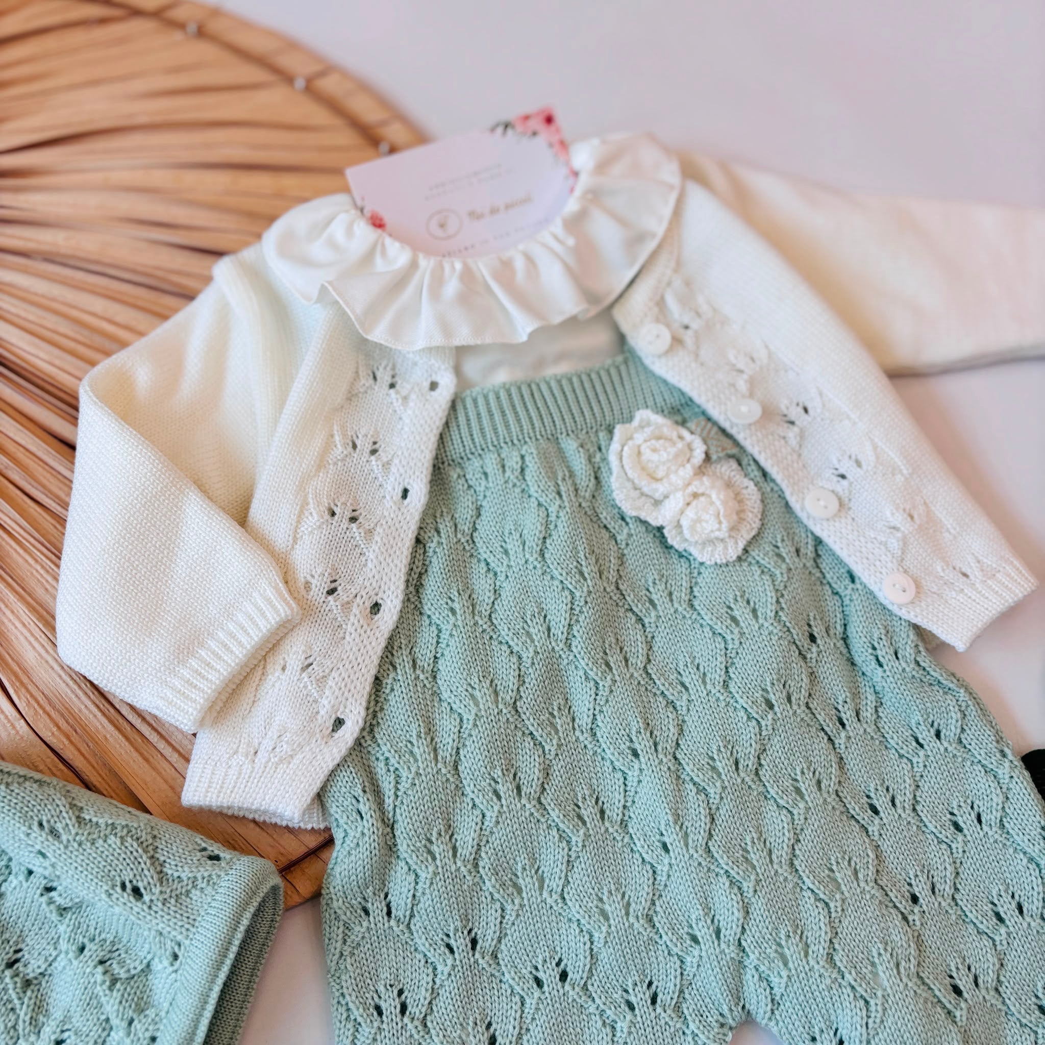 SALOPETTE CON BABBUCCE 100% LANA VERDE E PANNA - Noi da piccoli