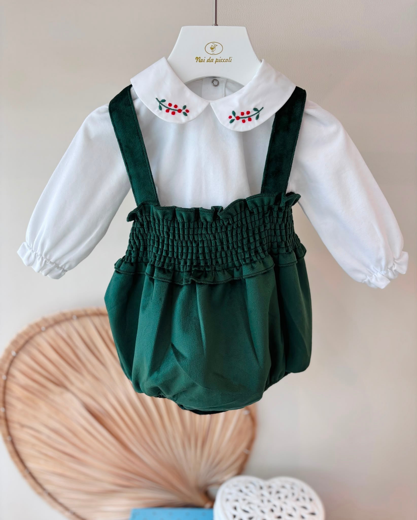 SALOPETTE CON CAMICINA VELLUTINO VERDE - Noi da piccoli