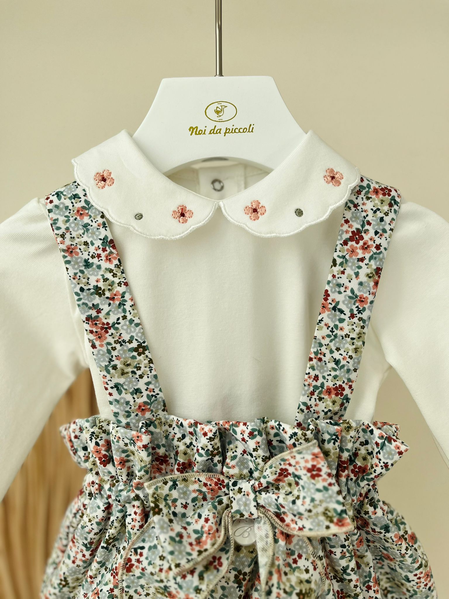 SALOPETTE FIORI CON BODY VERDE - Noi da piccoli