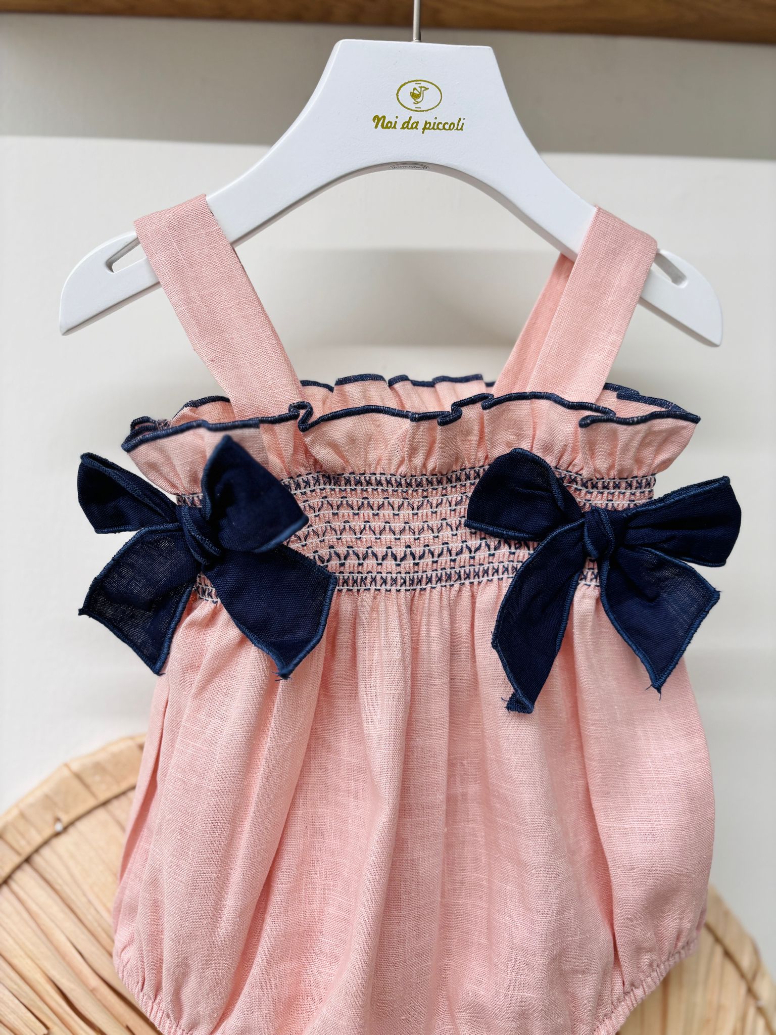 SALOPETTE IN COTONE CON FIOCCHI ROSA - Noi da piccoli