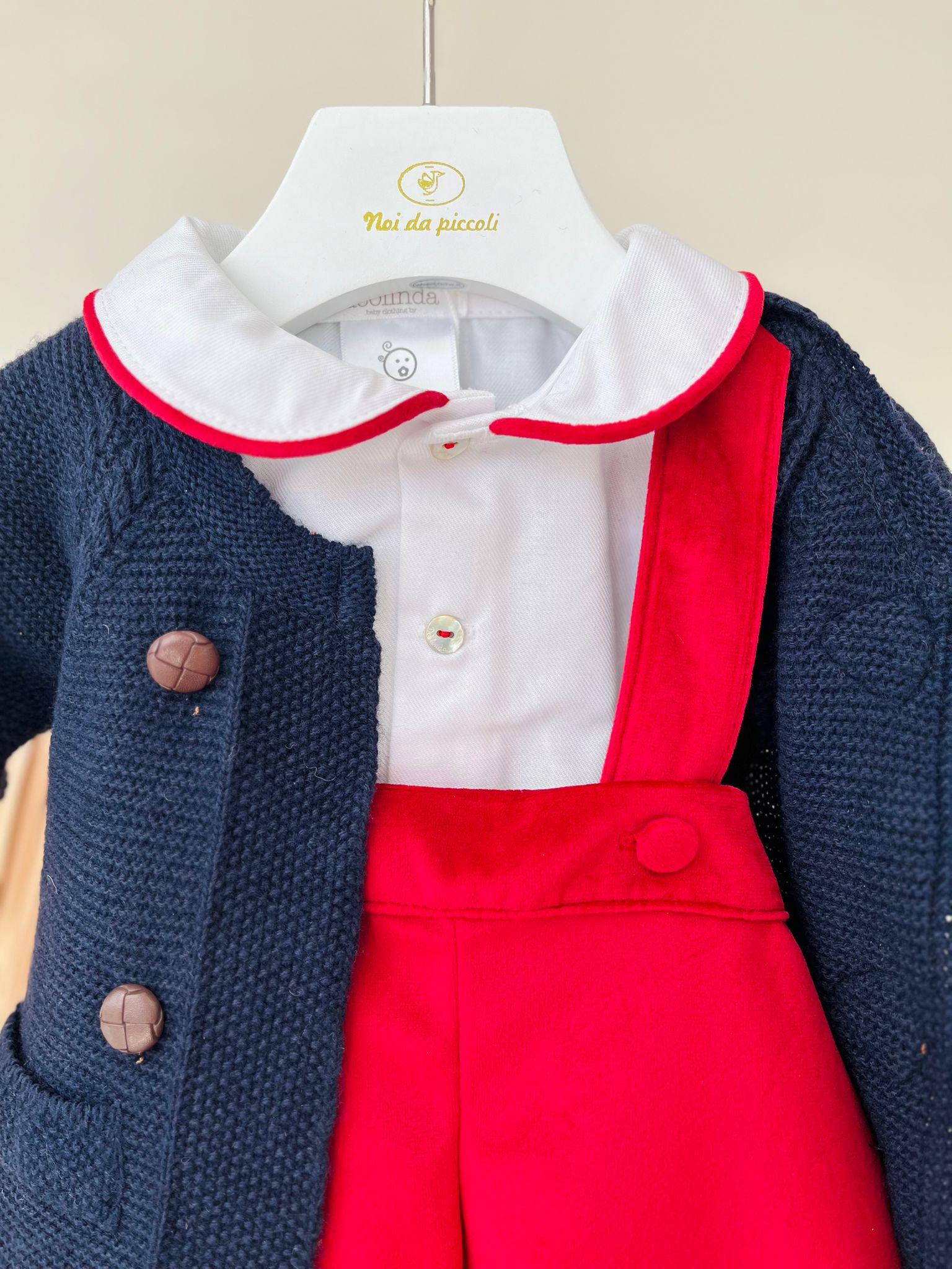 SALOPETTE IN VELLUTO CON CAMICIA E GOLFINO BIANCO ROSSO - Noi da piccoli