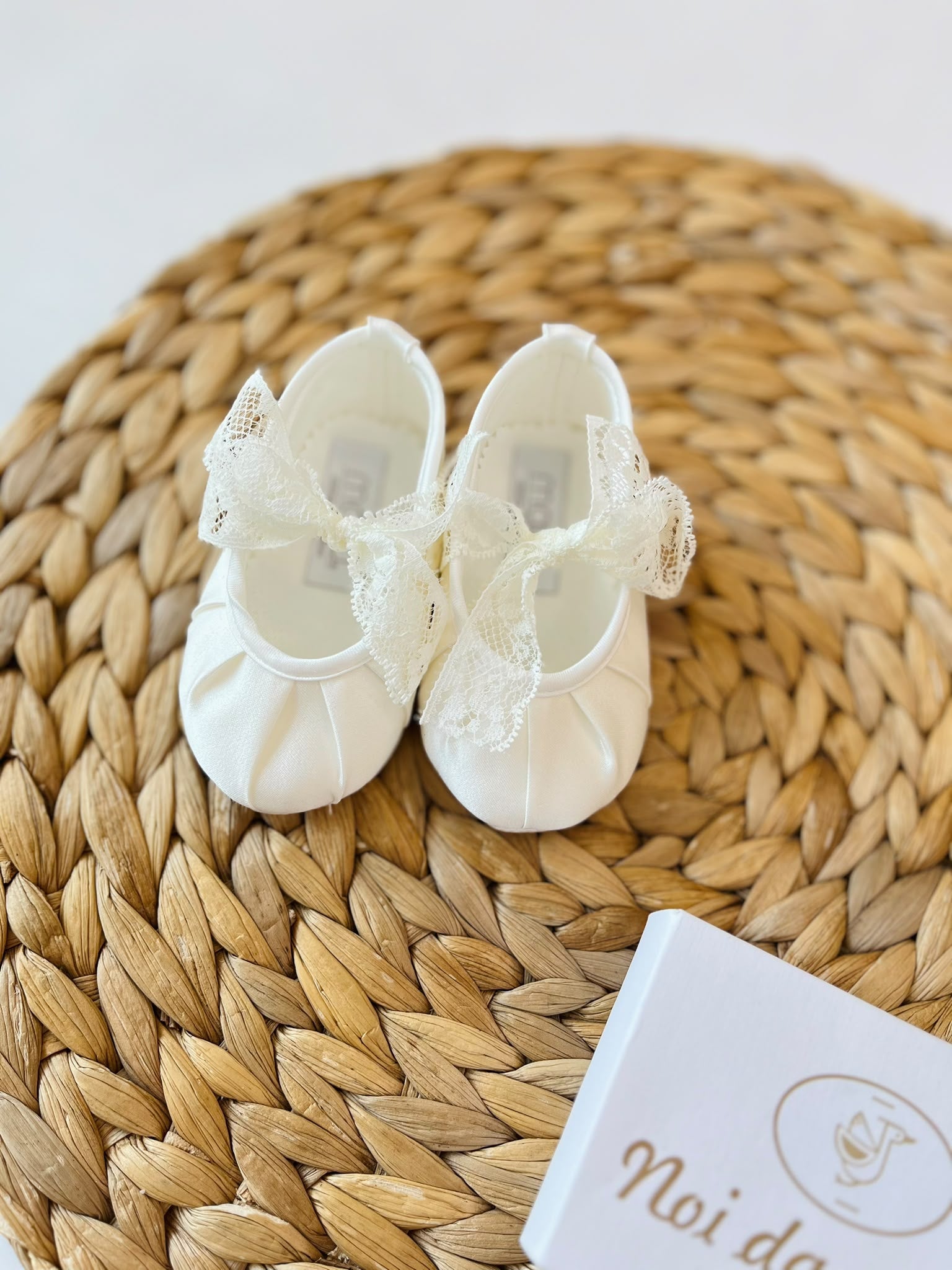 SCARPA FIOCCO PIZZO REBRODE' PANNA - Noi da piccoli