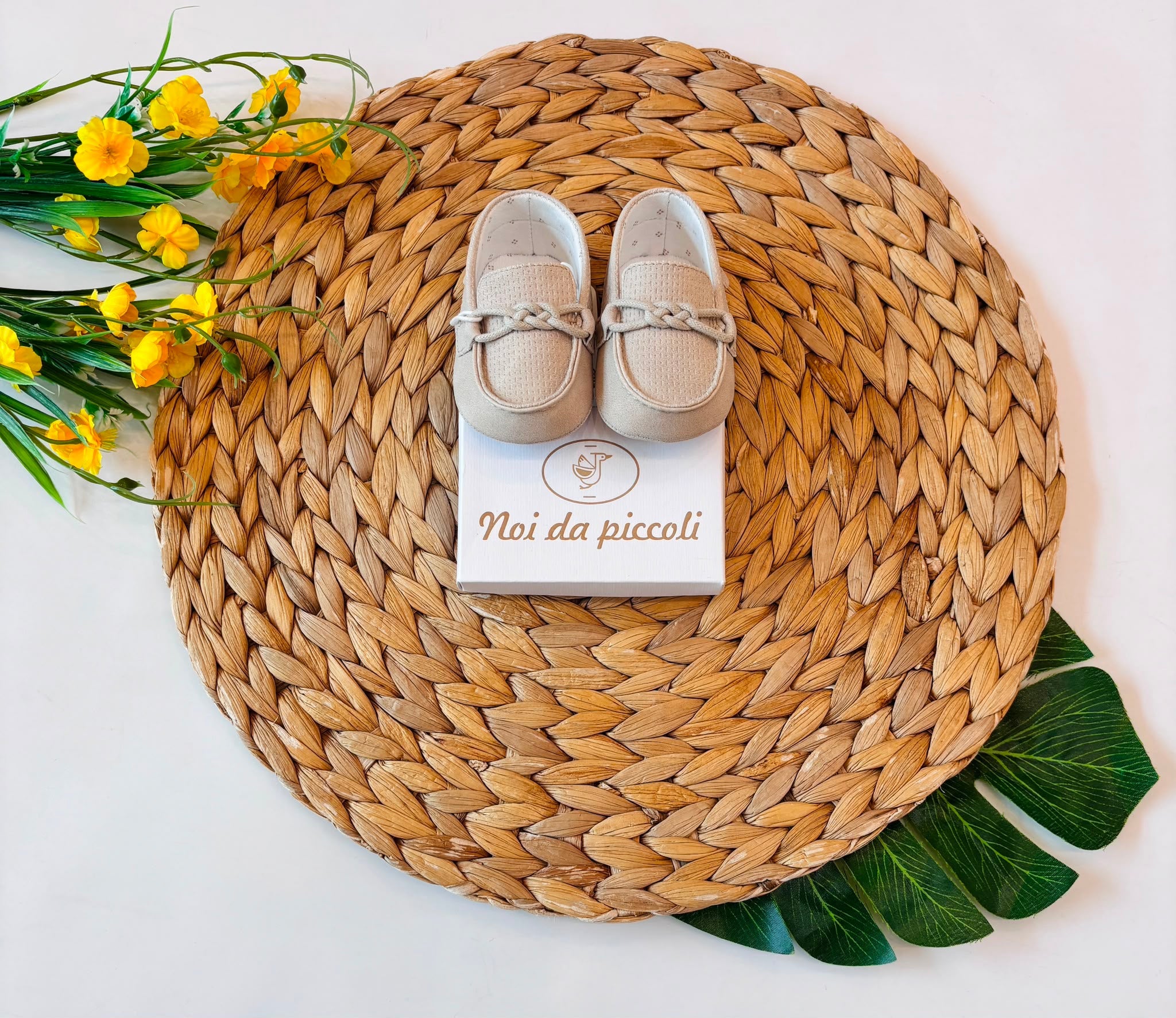 SCARPE BEIGE - Noi da piccoli