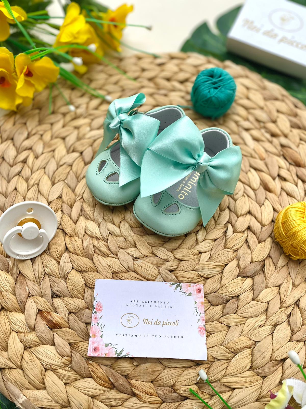 SCARPINE CULLA VERDE ACQUA CON FIOCCHETTI - Noi da piccoli