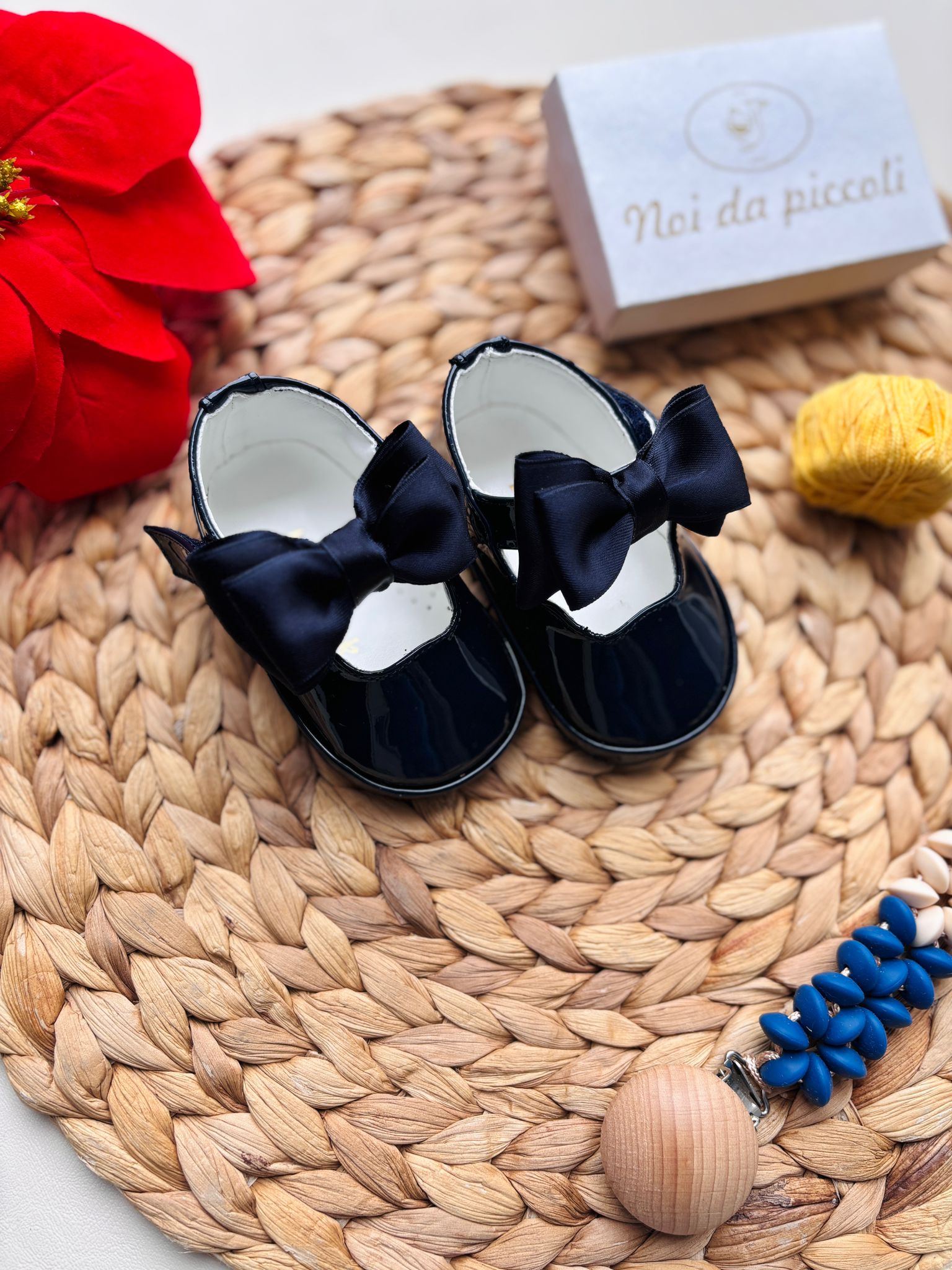 SCARPINE IN PELLE CON FIOCCHETTI IN RASO BLU NOTTE - Noi da piccoli