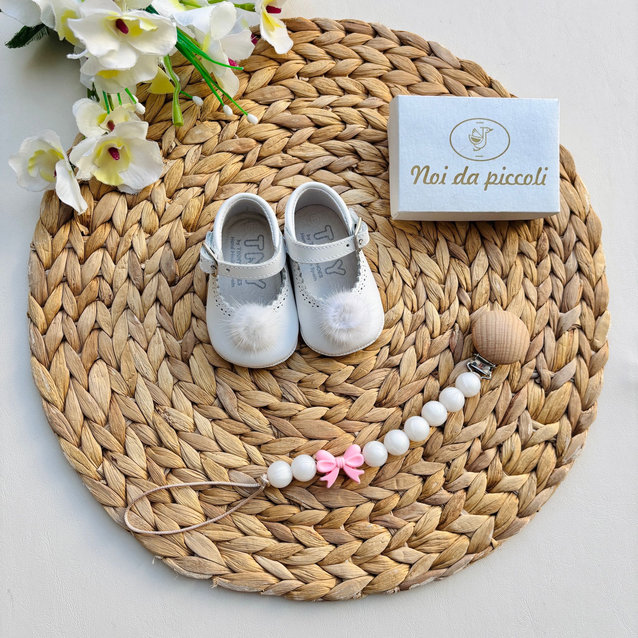 SCARPINE IN PELLE CON POMPON BLANCO - Noi da piccoli