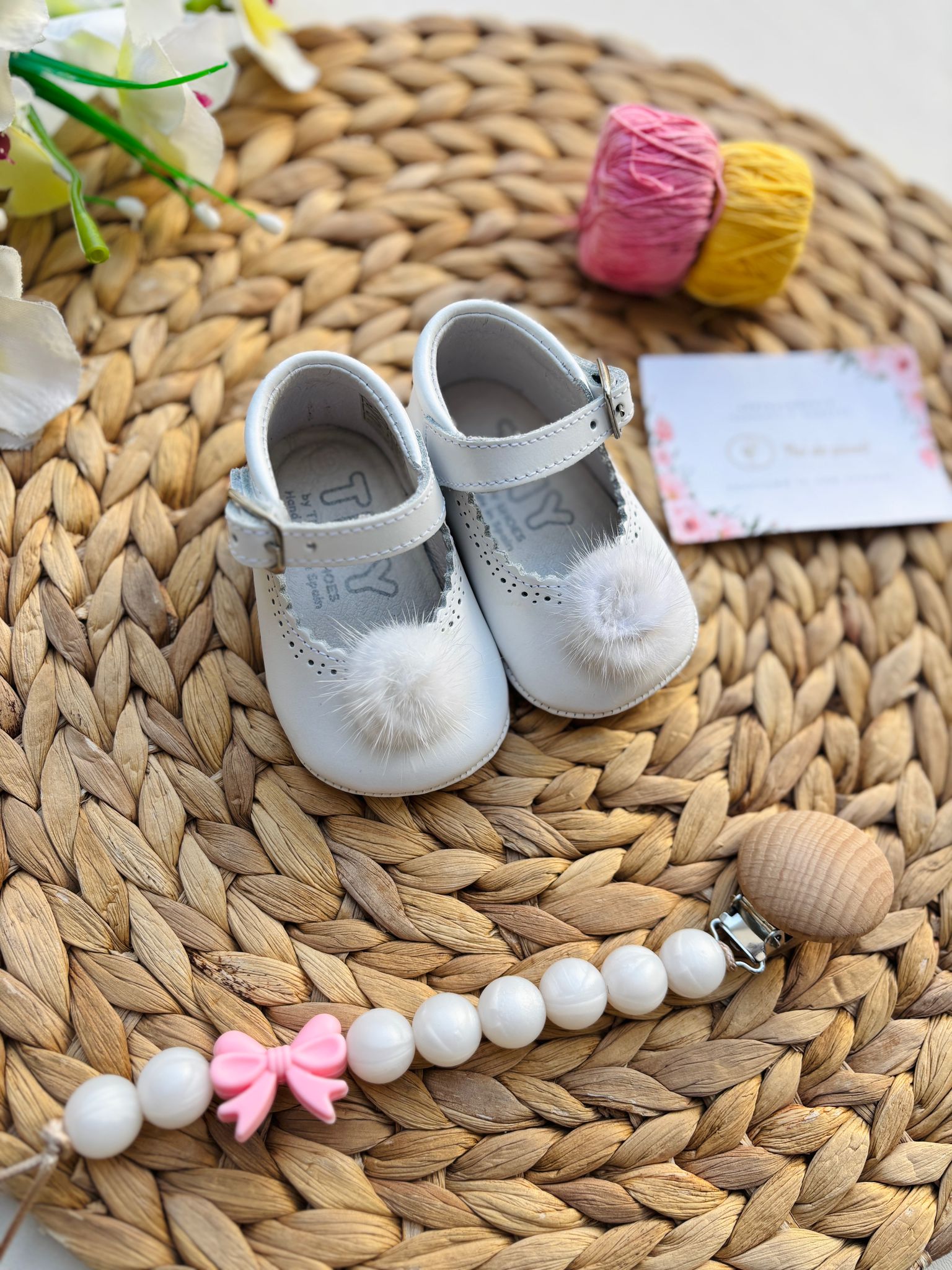 SCARPINE IN PELLE CON POMPON BLANCO - Noi da piccoli