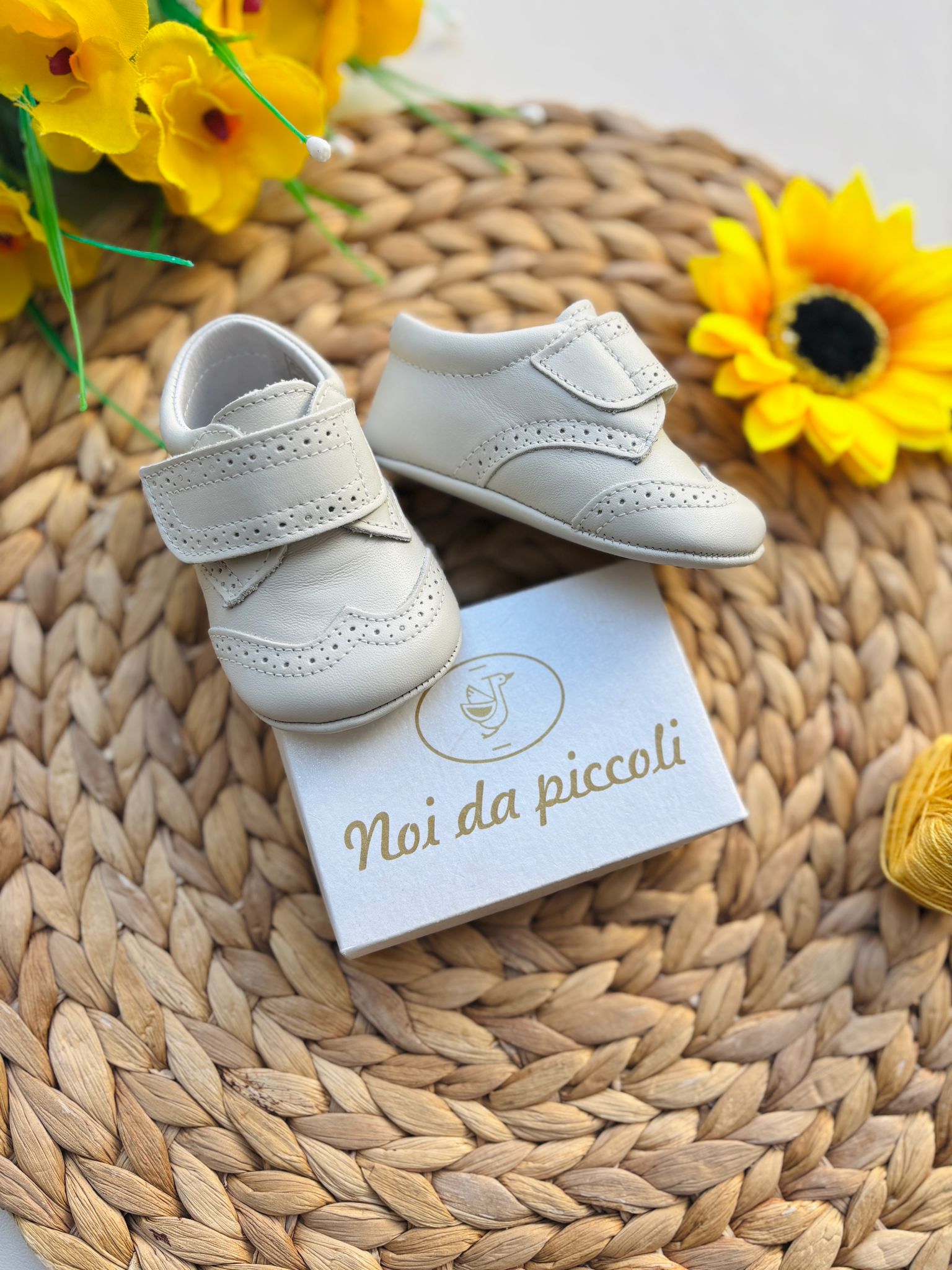 SCARPINE IN PELLE CON STRAPPO BEIGE - Noi da piccoli