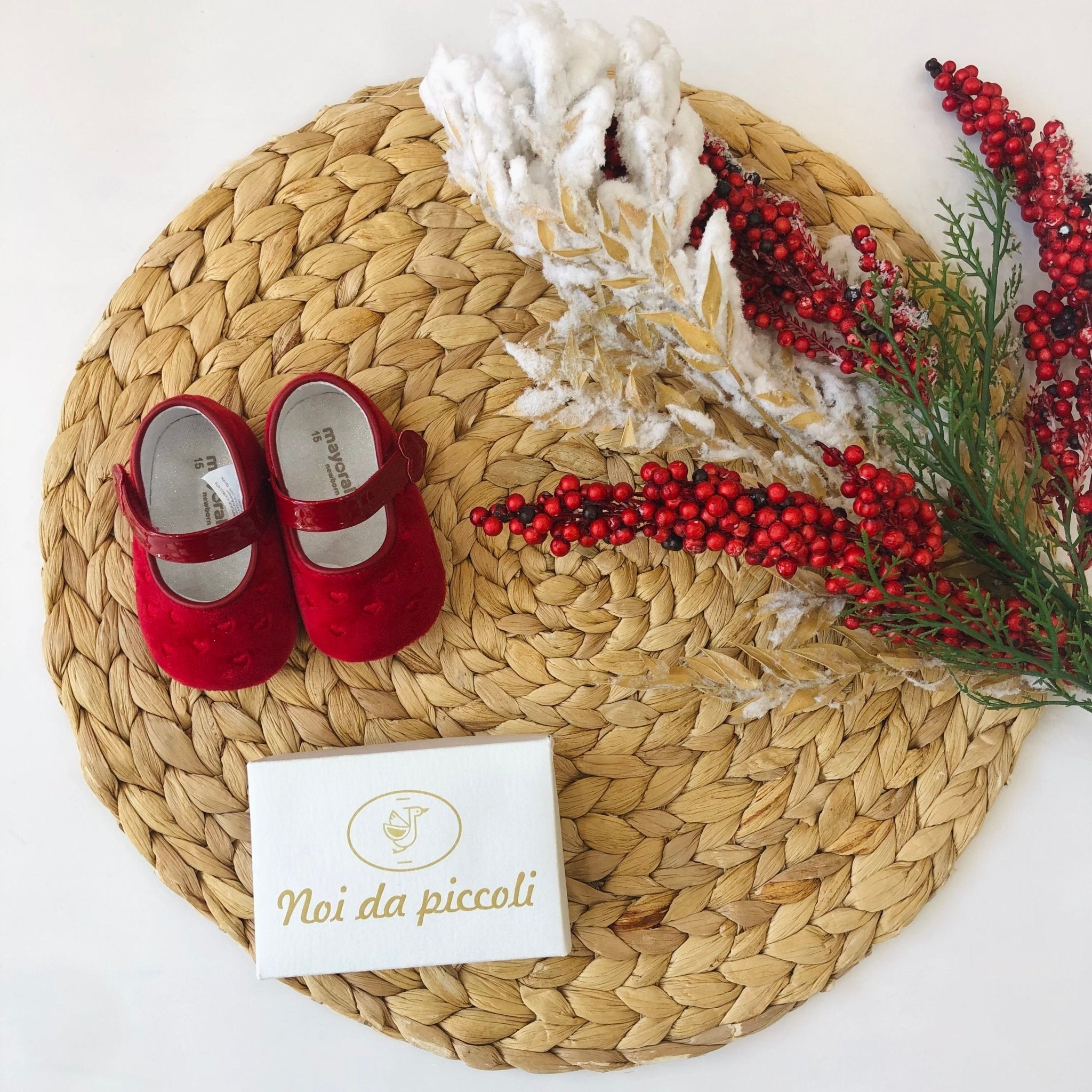 SCARPINE IN VELLUTINO CON CUORICINI rojo - Noi da piccoli