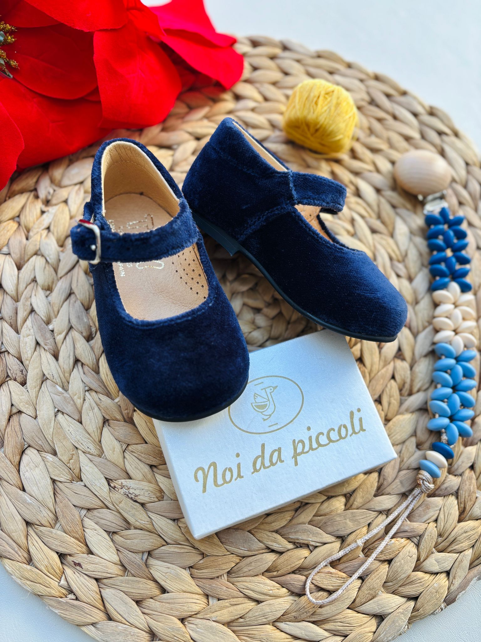 SCARPINE IN VELLUTO CON CINTURINO MARINO - Noi da piccoli