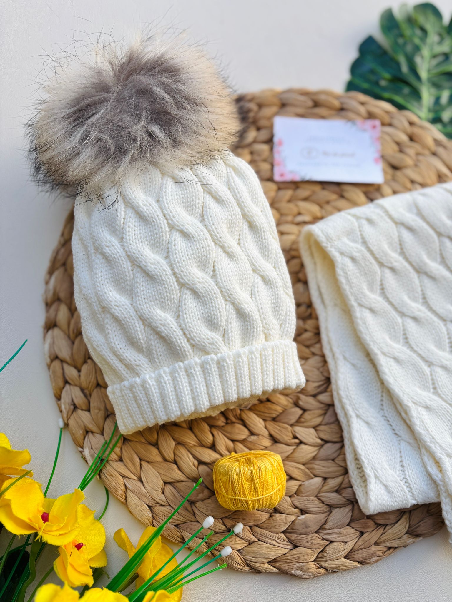 SCIARPA CON CAPPELLO AD INTRECCIO CRUDO - Noi da piccoli