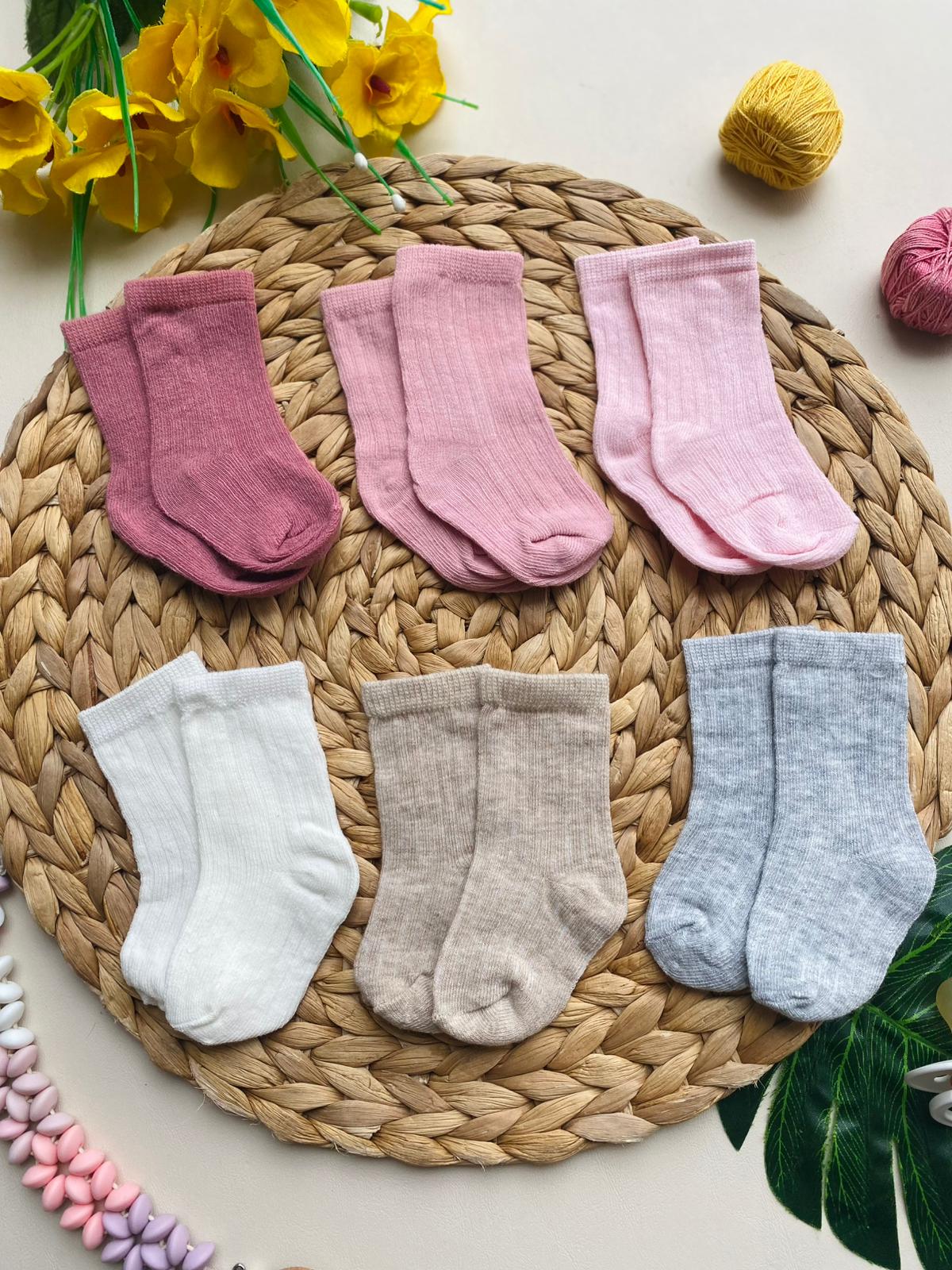 SET 6 PAIA DI CALZINI DI VARI COLORI FILATO CALDO ROSAS - Noi da piccoli