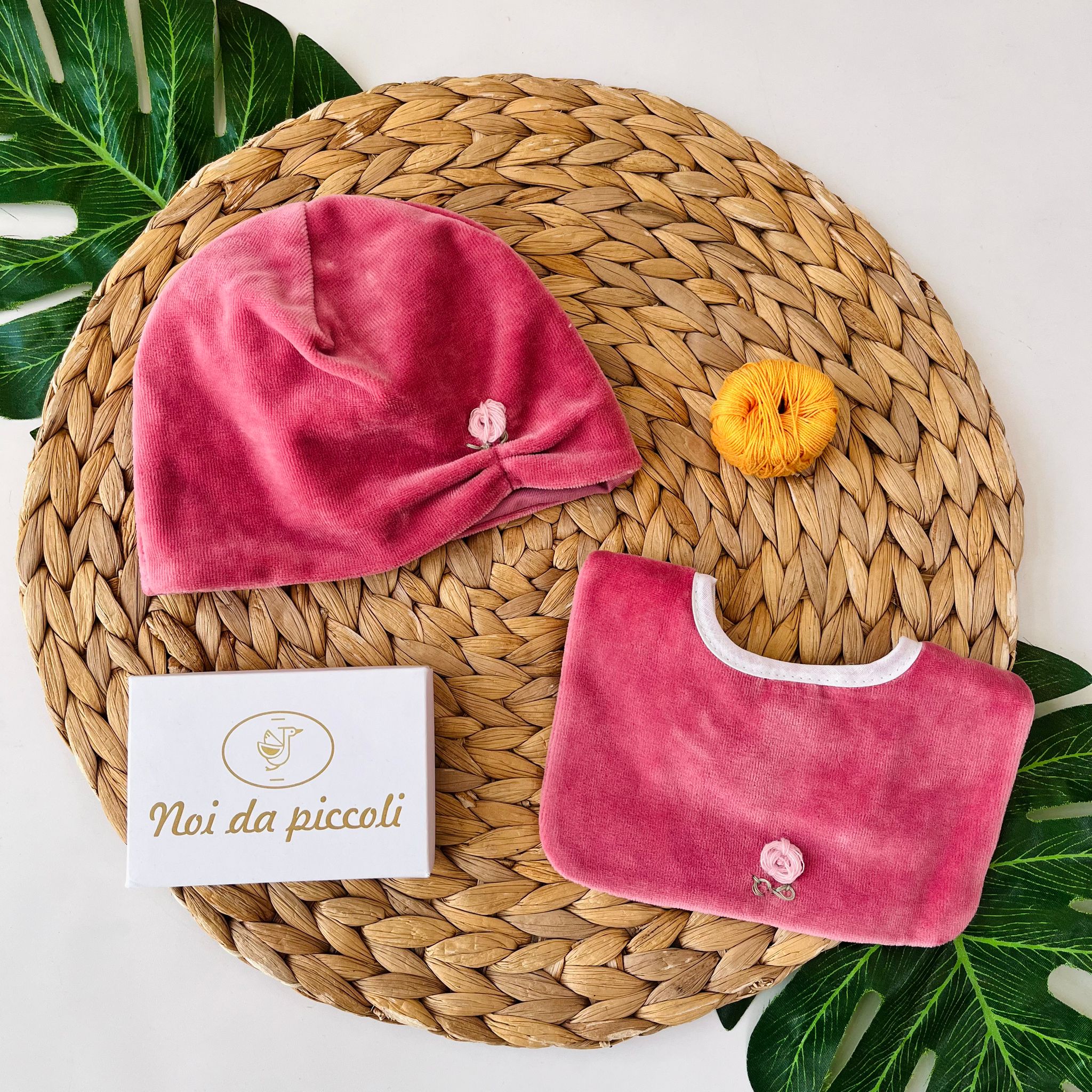 SET CAPPELLINO E BAVETTINA CINIGLIA CIPOLLA - Noi da piccoli
