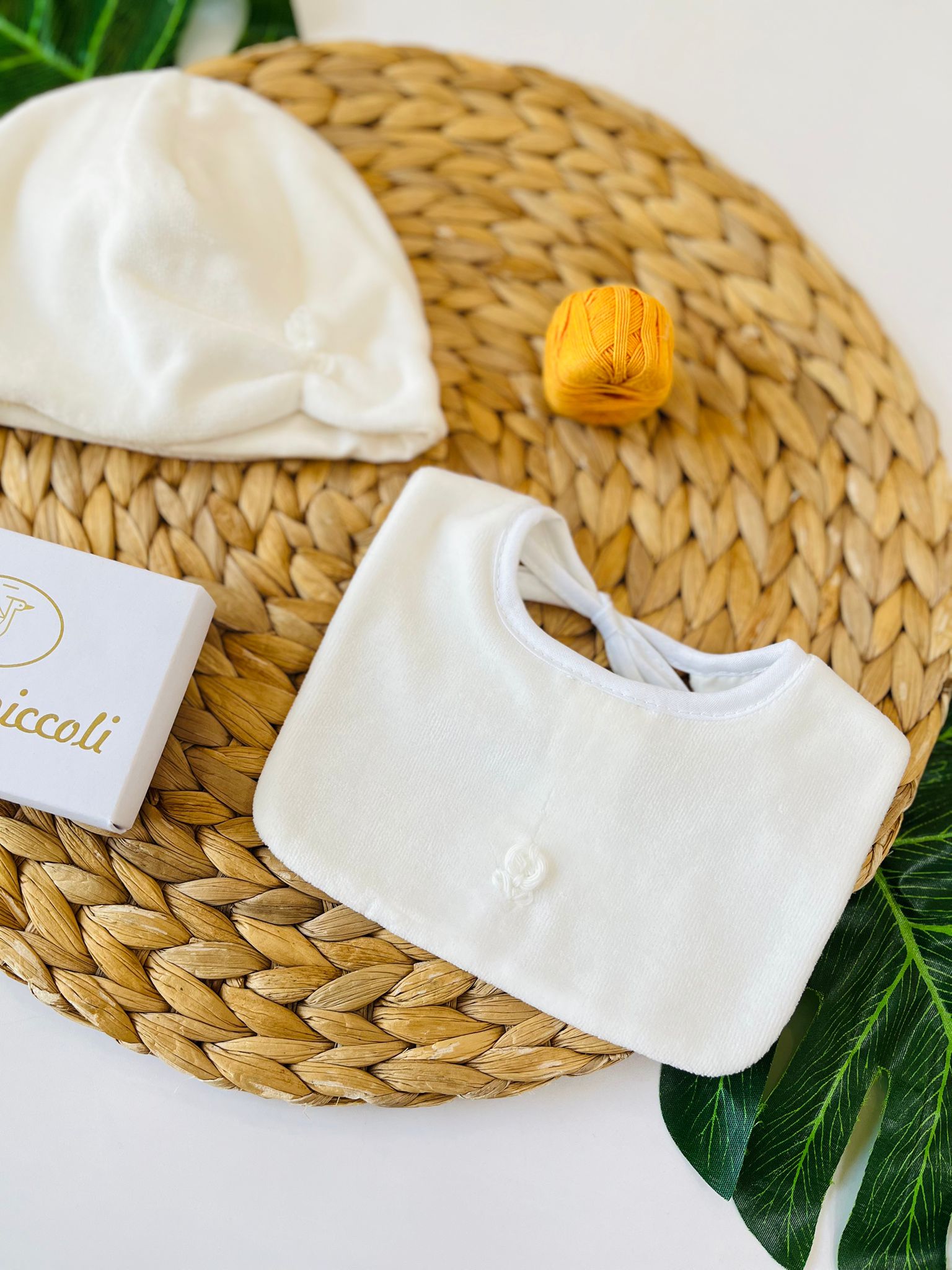 SET CAPPELLINO E BAVETTINA CINIGLIA PANNA - Noi da piccoli