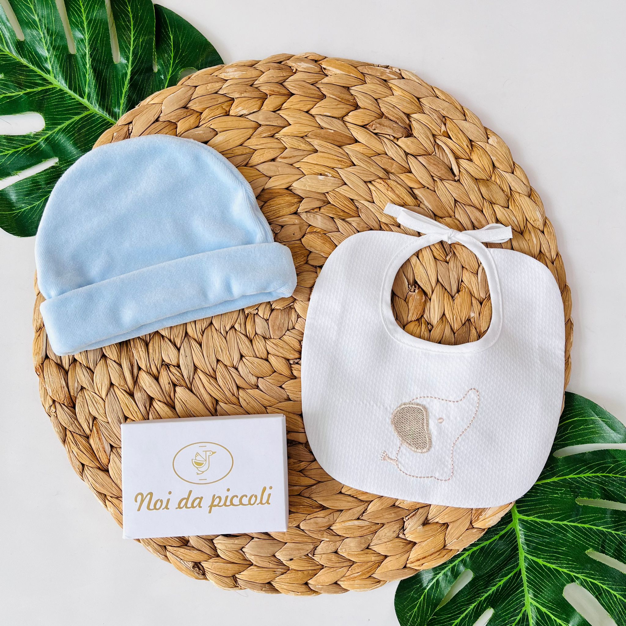 SET CAPPELLINO E BAVETTINA ELEFANTINO CINIGLIA CIELO - Noi da piccoli