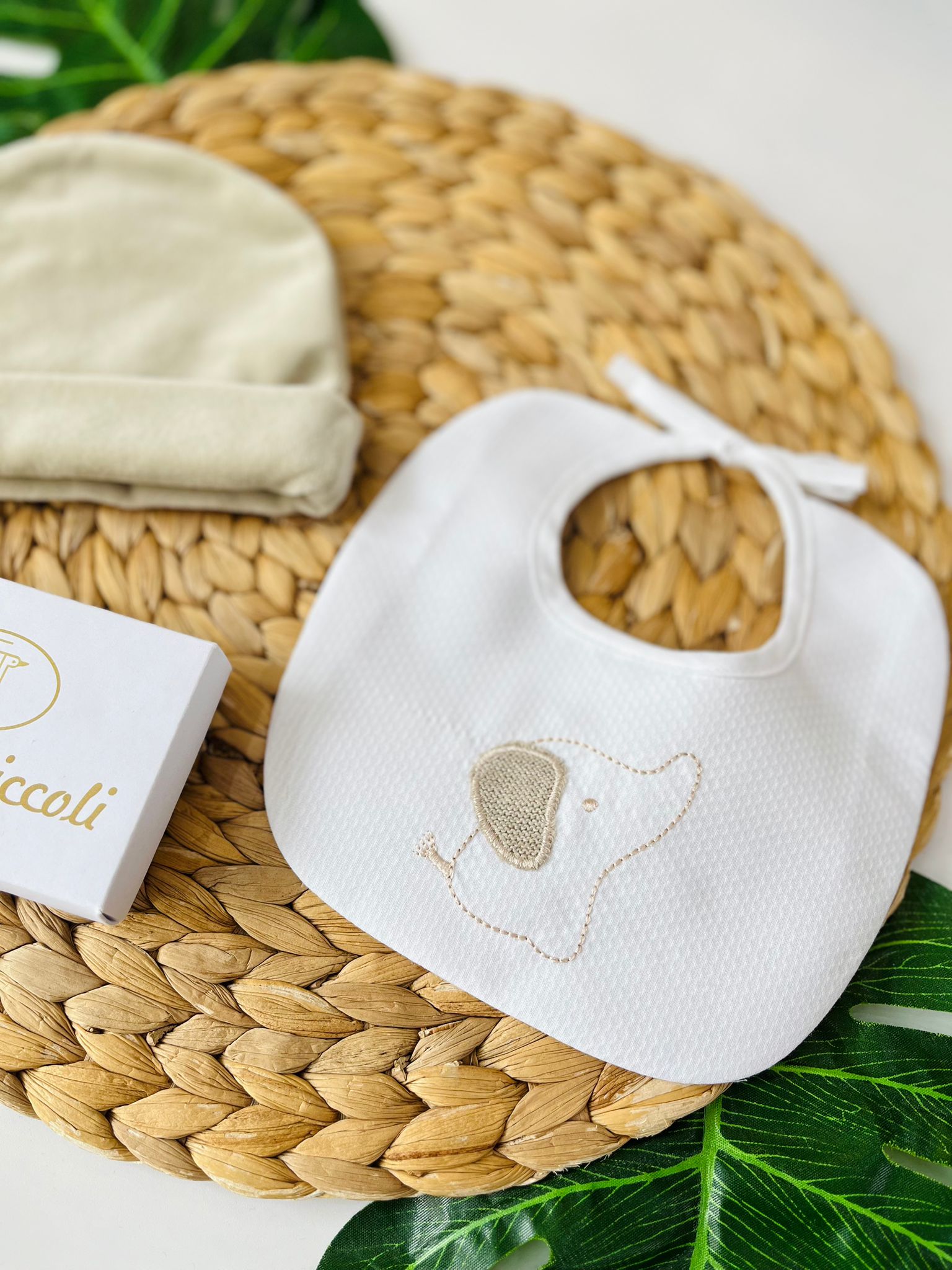 SET CAPPELLINO E BAVETTINA ELEFANTINO CINIGLIA TORTORA - Noi da piccoli