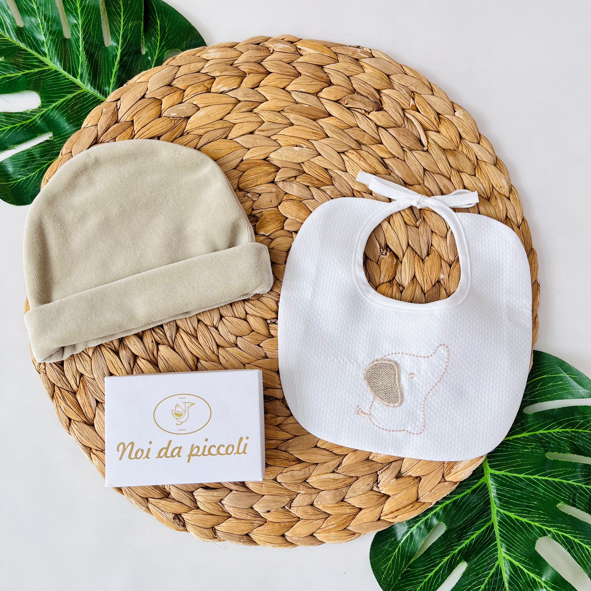 SET CAPPELLINO E BAVETTINA ELEFANTINO CINIGLIA TORTORA - Noi da piccoli