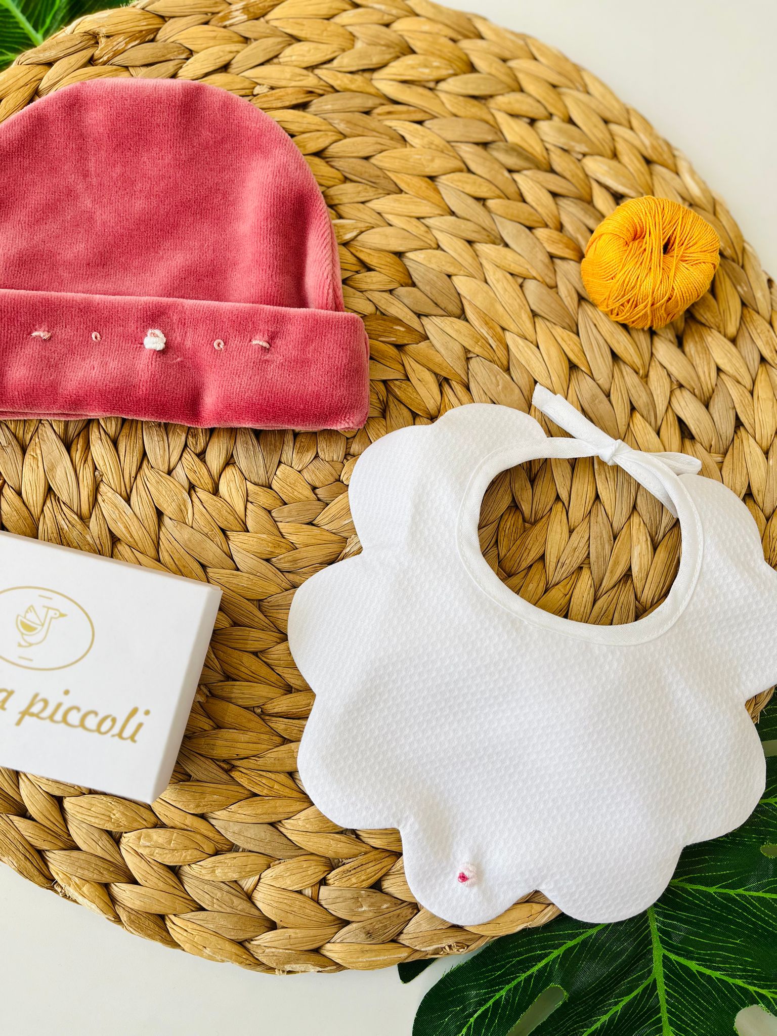 SET CAPPELLINO E BAVETTINA ONDULATA CINIGLIA CIPOLLA - Noi da piccoli