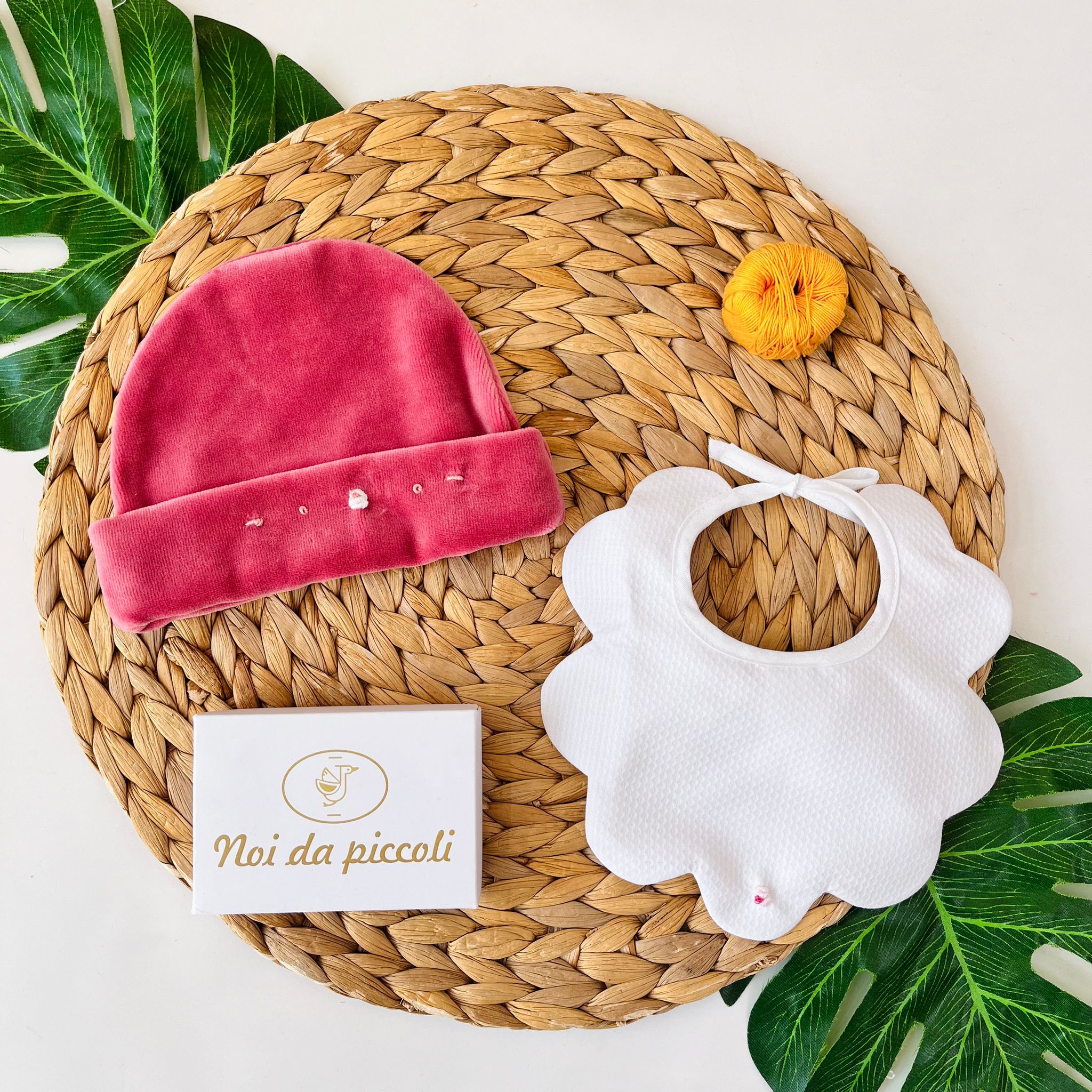 SET CAPPELLINO E BAVETTINA ONDULATA CINIGLIA CIPOLLA - Noi da piccoli