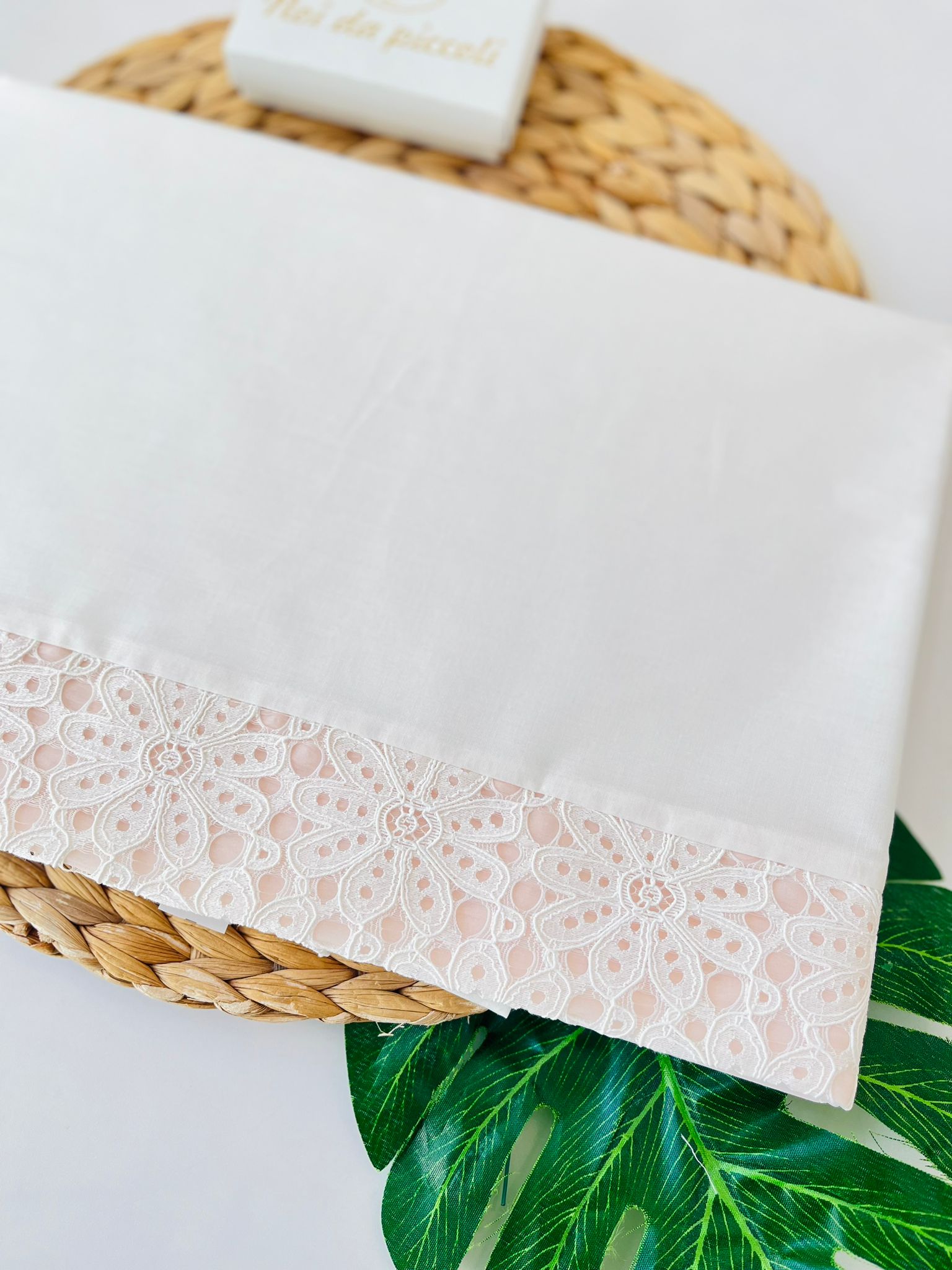 SET LENZUOLA MACRAME' 100 % COTONE BIANCO ROSA - Noi da piccoli