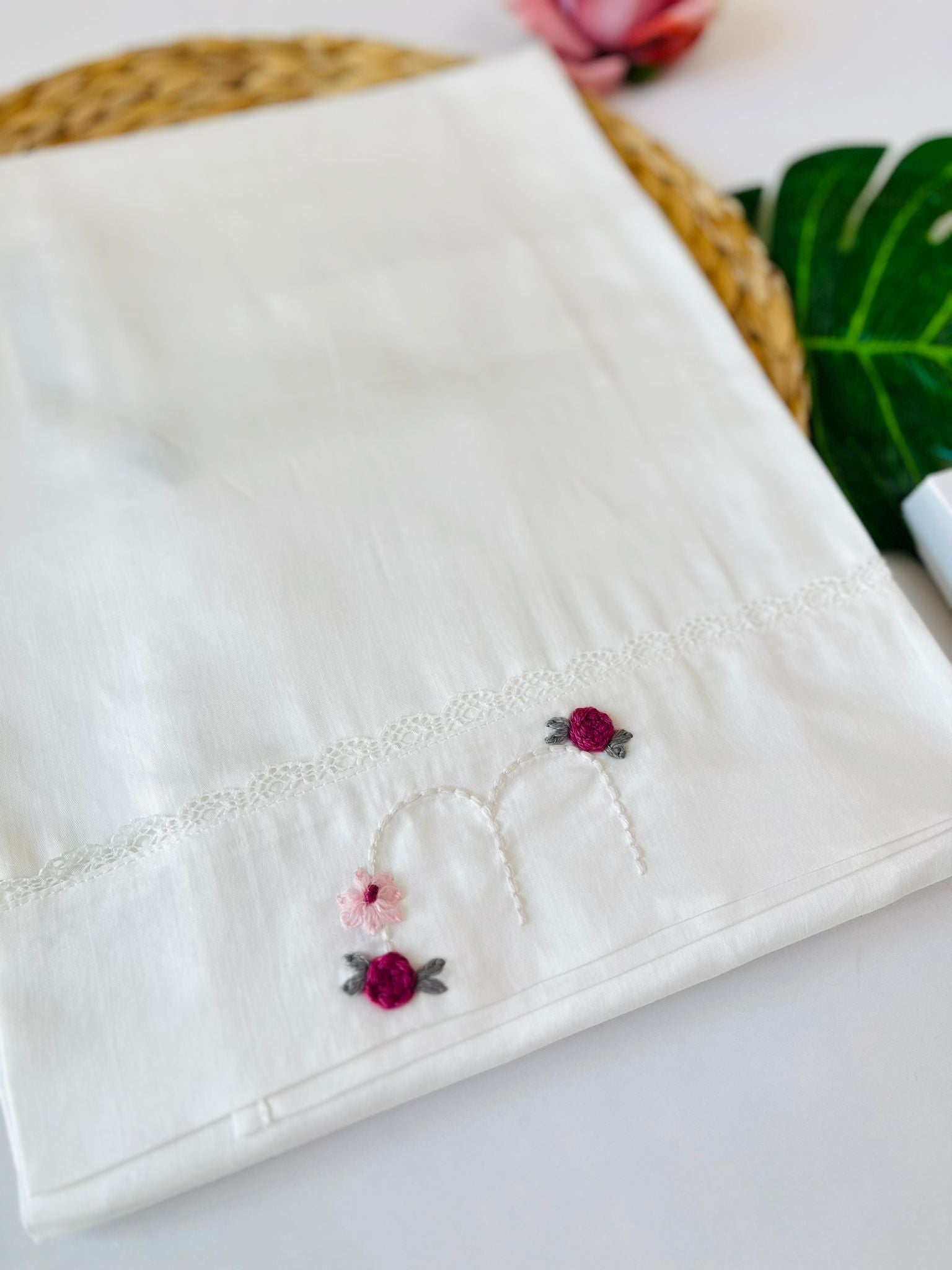 SET LENZUOLINO RICAMO 100 % COTONE CICLAMINO - Noi da piccoli