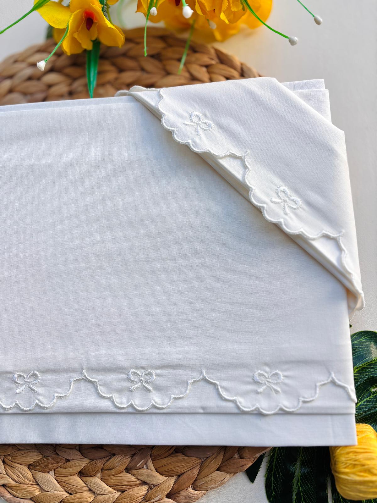 SET LENZUOLO FIOCCHETTI E SMERLO ONDULATO 100 % COTONE PANNA - Noi da piccoli