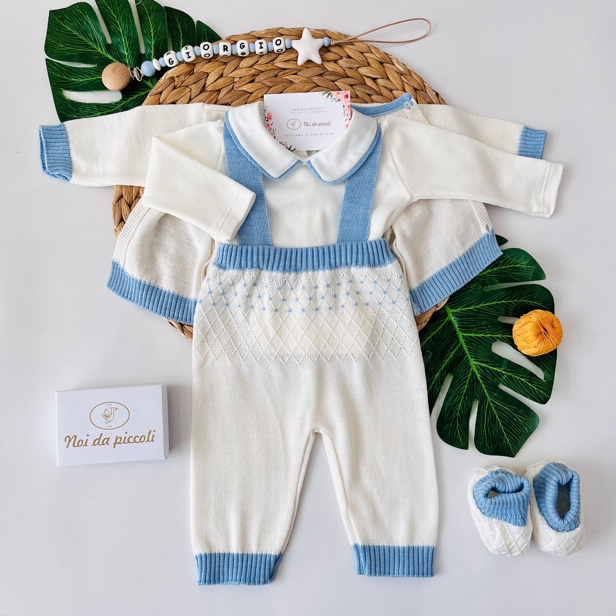 SALOPETTE CON BABBUCCE FILATO CALDO PANNA CELESTONE