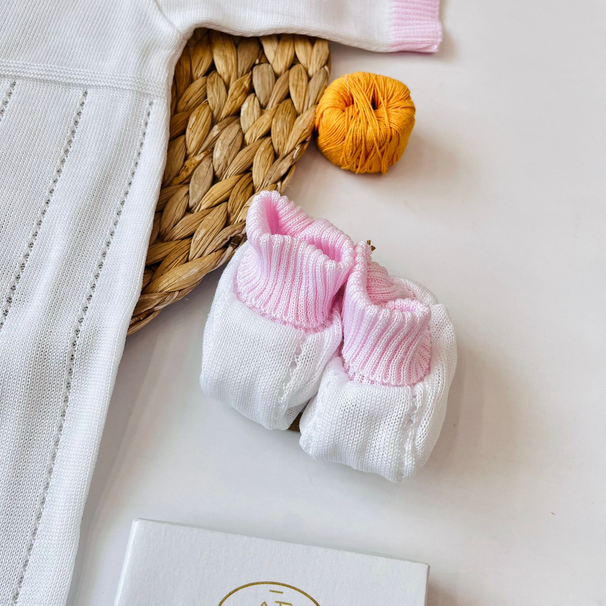 TUTINA CON BABBUCCE 100 % COTONE BIANCO ROSA - Noi da piccoli