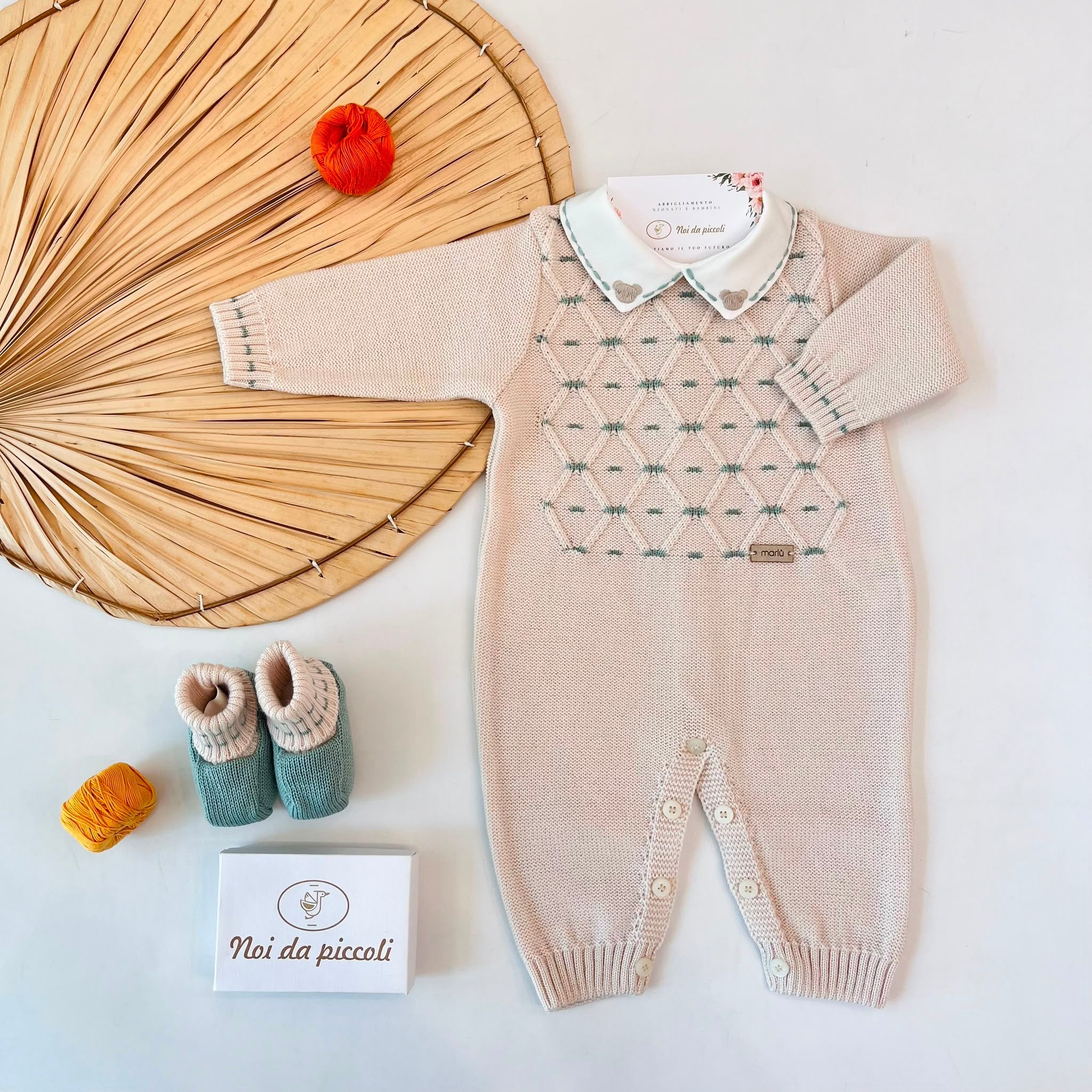 TUTINA CON BABBUCCE 100% LANA BEIGE E VERDE - Noi da piccoli