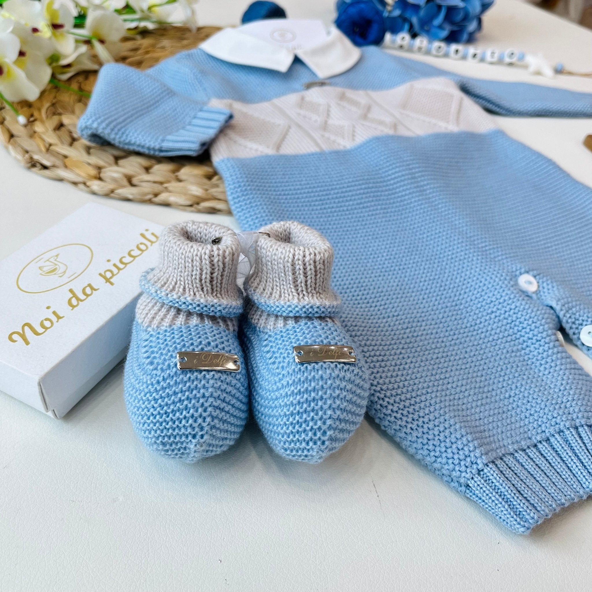 TUTINA CON BABBUCCE IN LANA MERINO EXTRAFINE CIELO BEIGE - Noi da piccoli