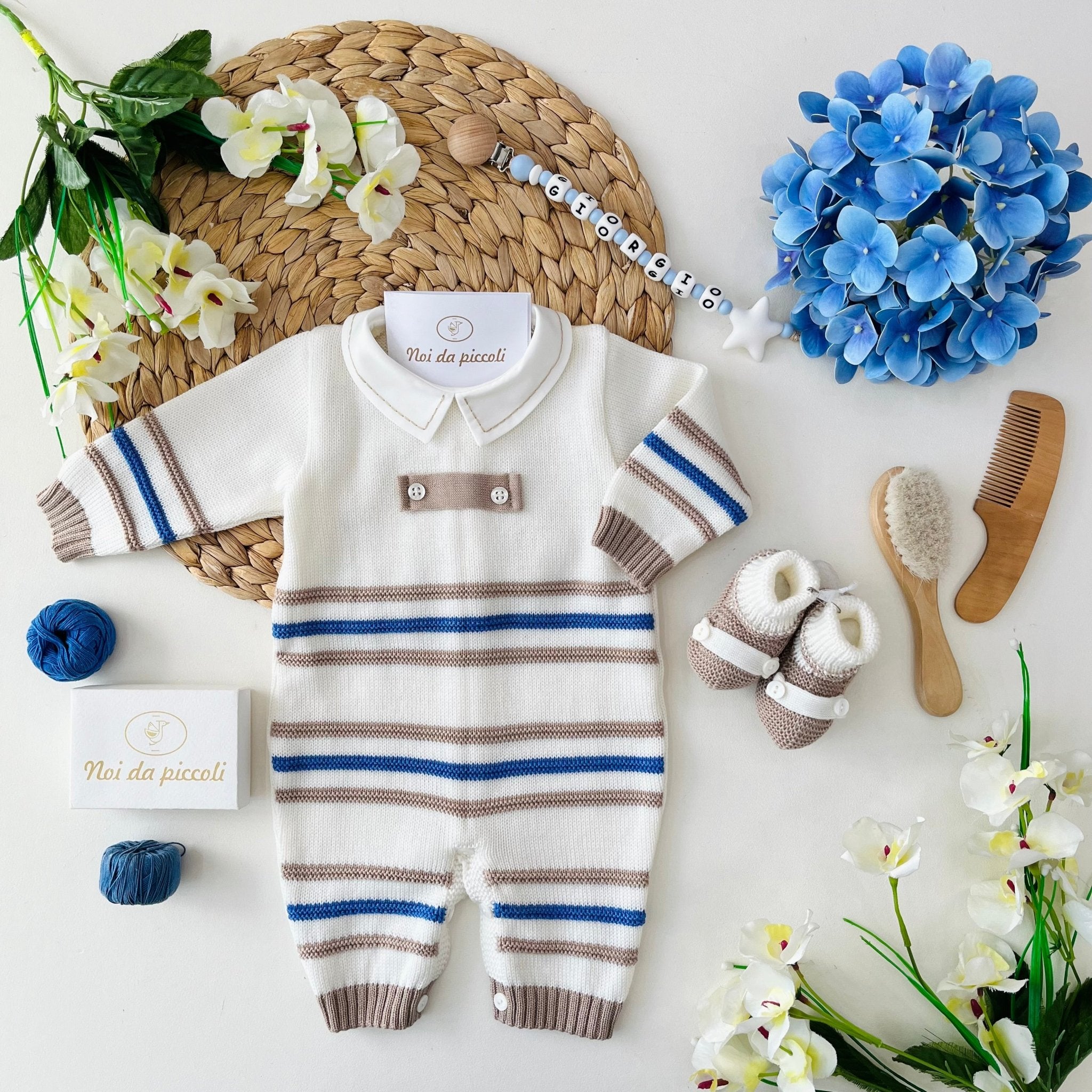 TUTINA CON BABBUCCE IN LANA MERINO EXTRAFINE PANNA NOCCIOLA - Noi da piccoli