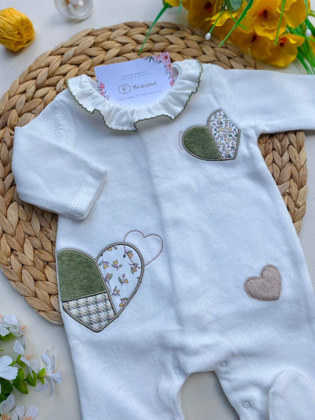 TUTINA CON CUORICINI FILATO CALDO BIANCO VERDE - Noi da piccoli