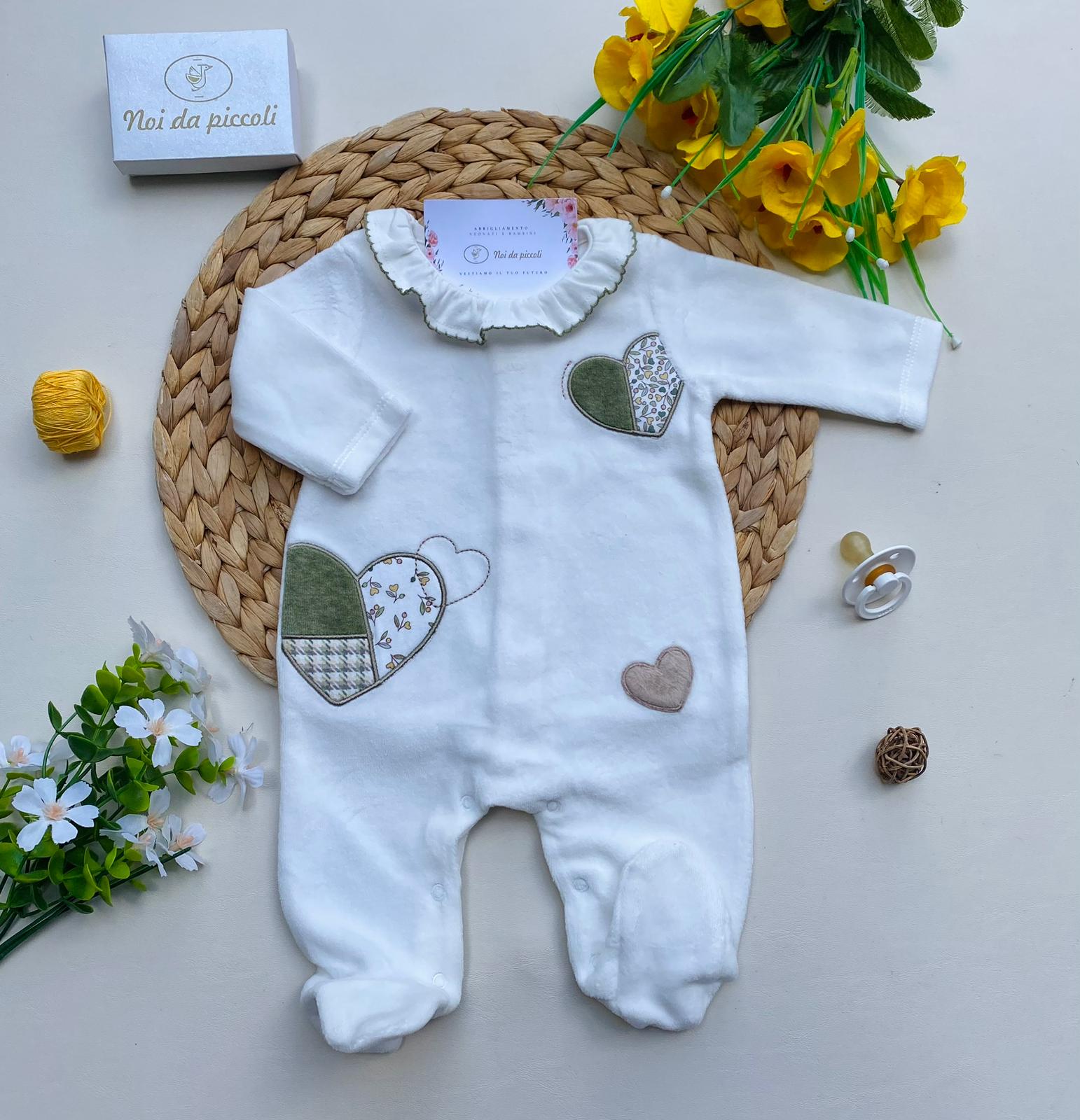 TUTINA CON CUORICINI FILATO CALDO BIANCO VERDE - Noi da piccoli